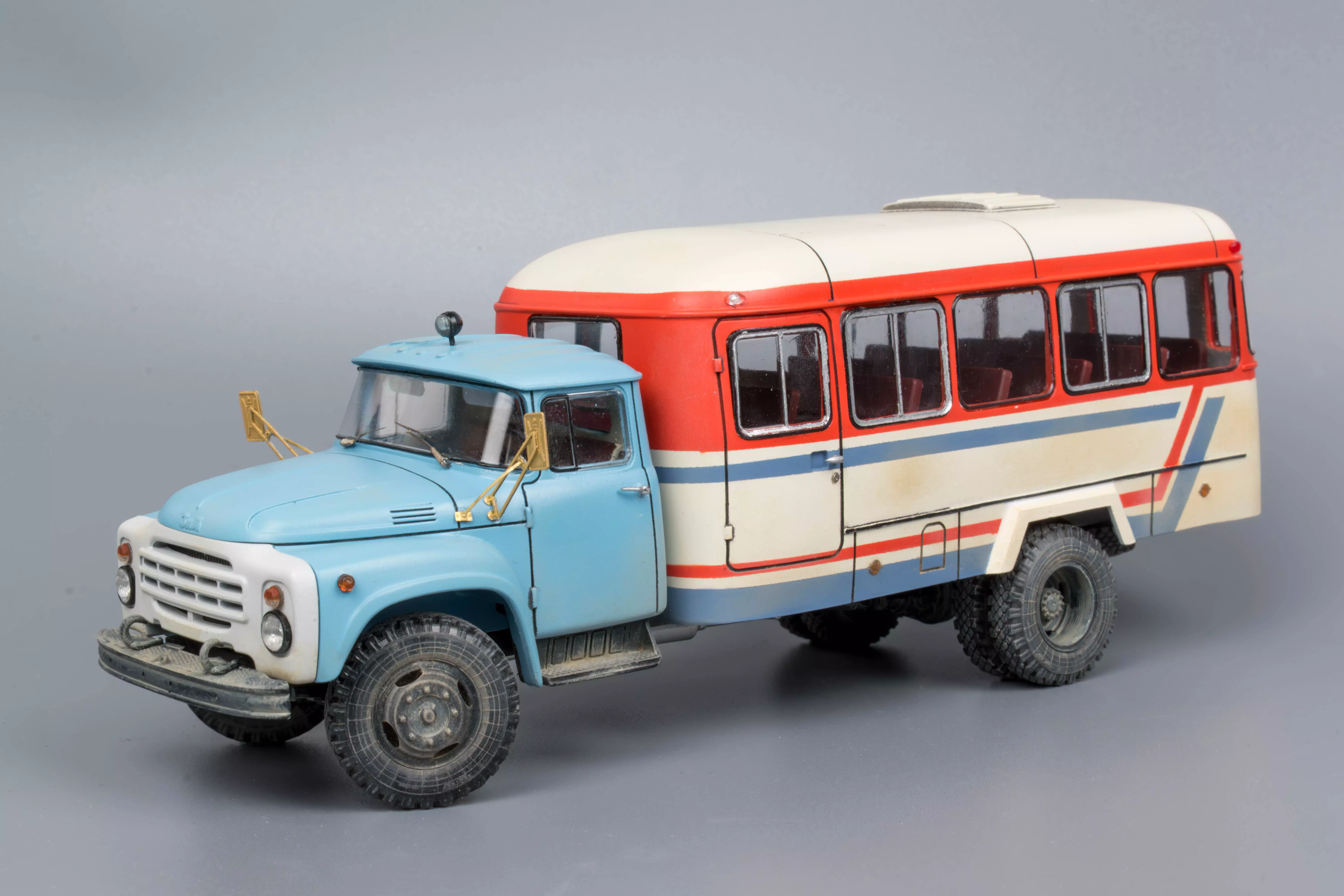 Сборная модель лесовоз с прицепом-роспуском 43204-10