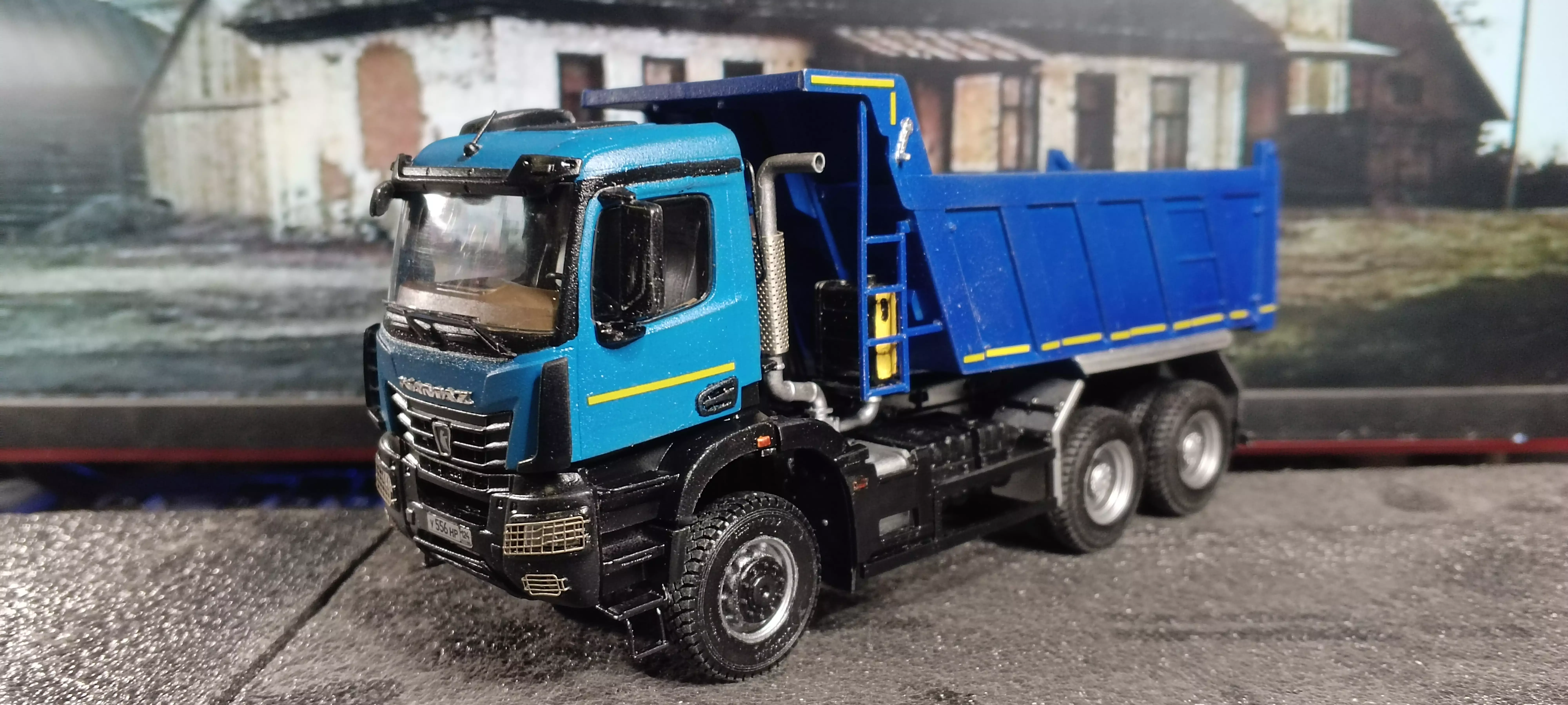 Сборная модель лесовоз с прицепом-роспуском 43204-10