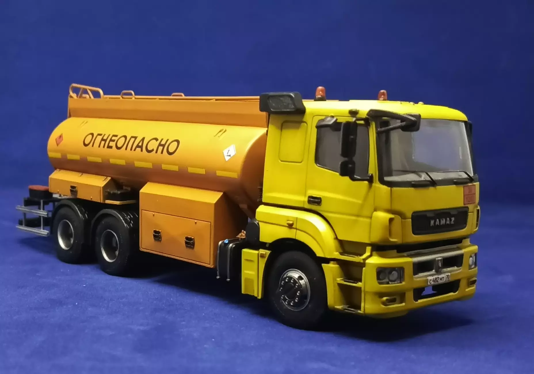 Сборная модель лесовоз с прицепом-роспуском 43204-10