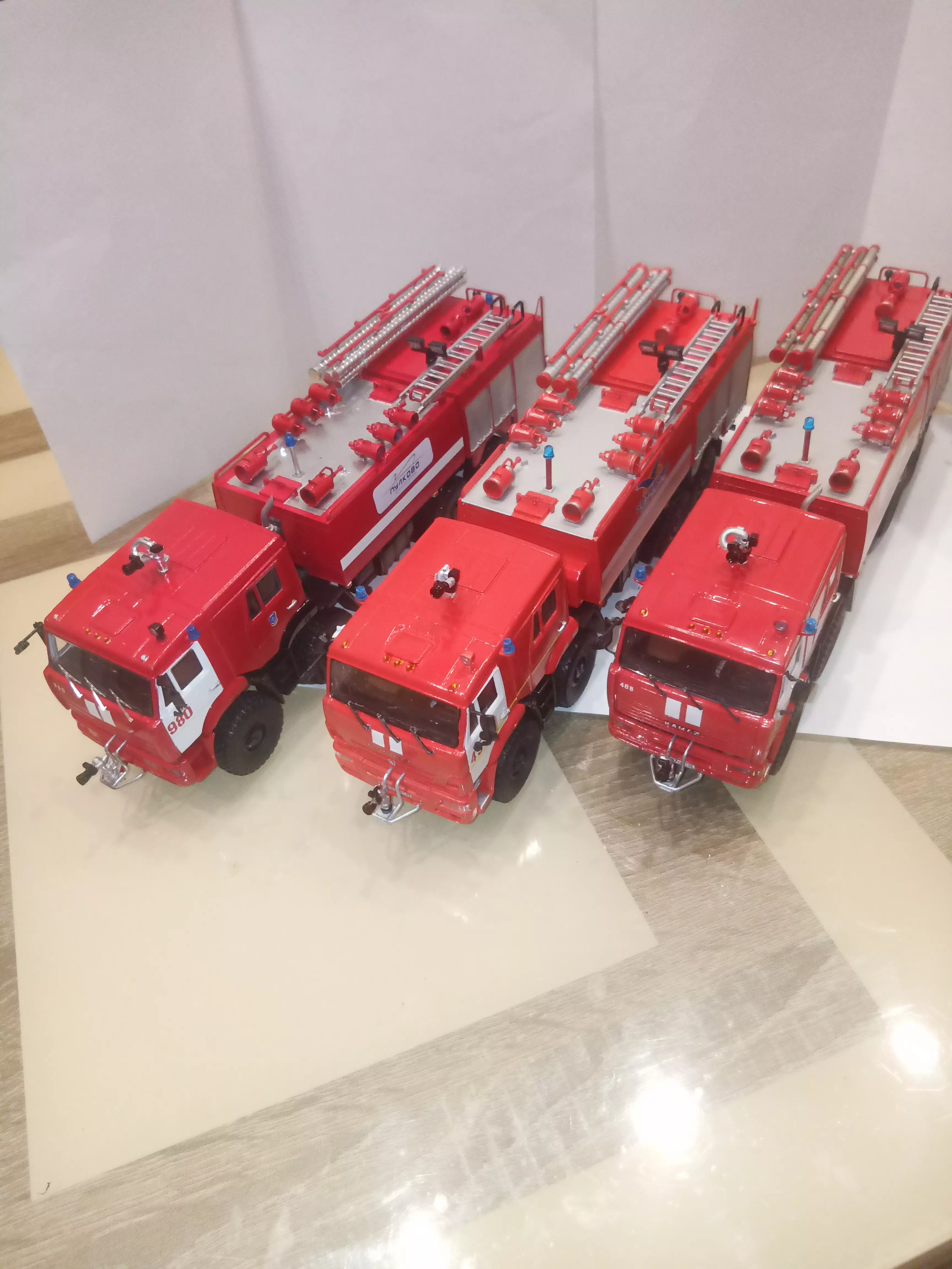 Сборная модель лесовоз с прицепом-роспуском 43204-10