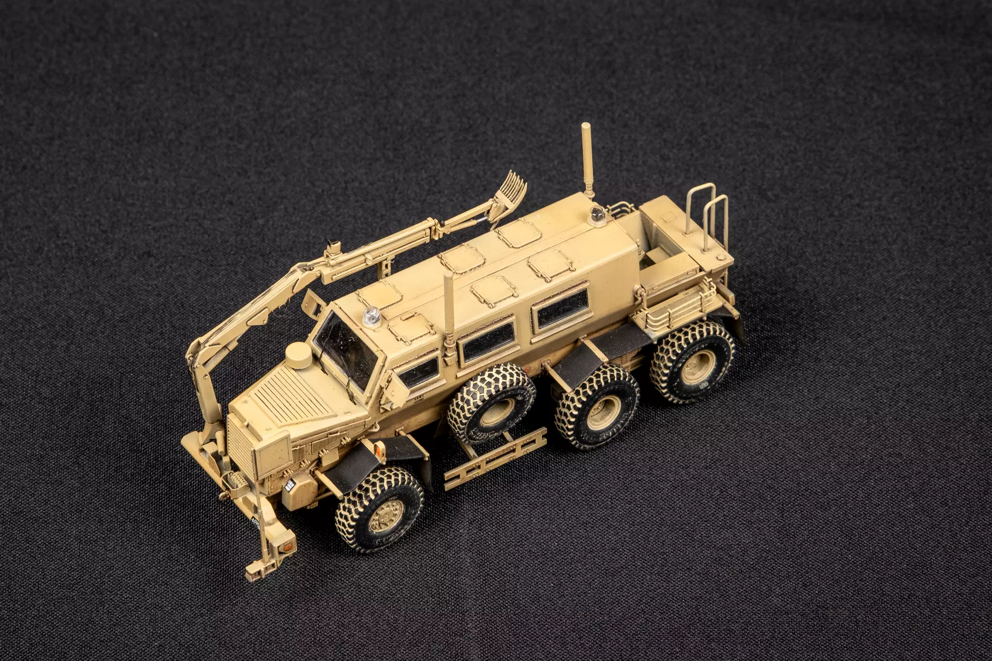 Сборная модель лесовоз с прицепом-роспуском 43204-10