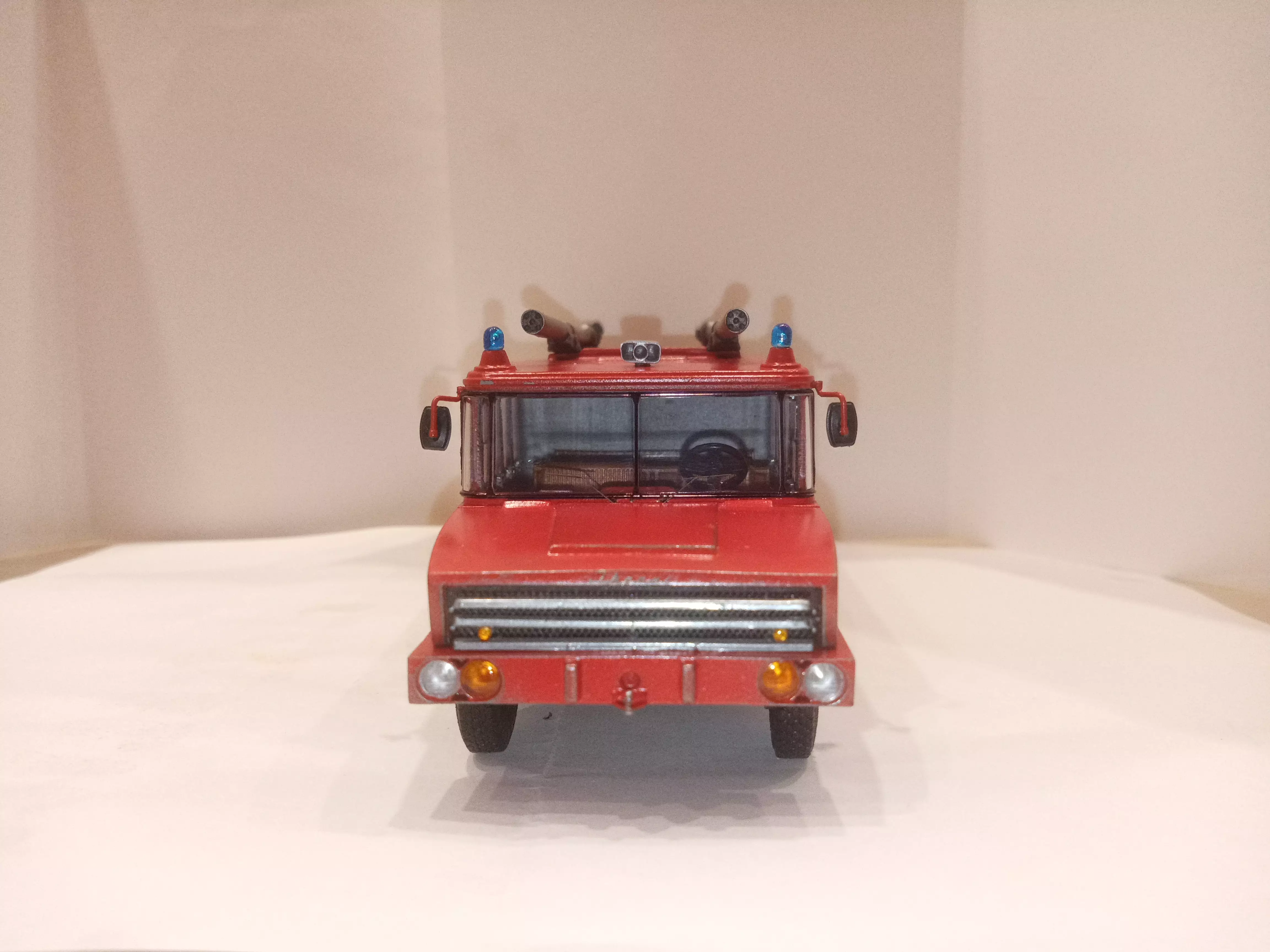 Сборная модель лесовоз с прицепом-роспуском 43204-10