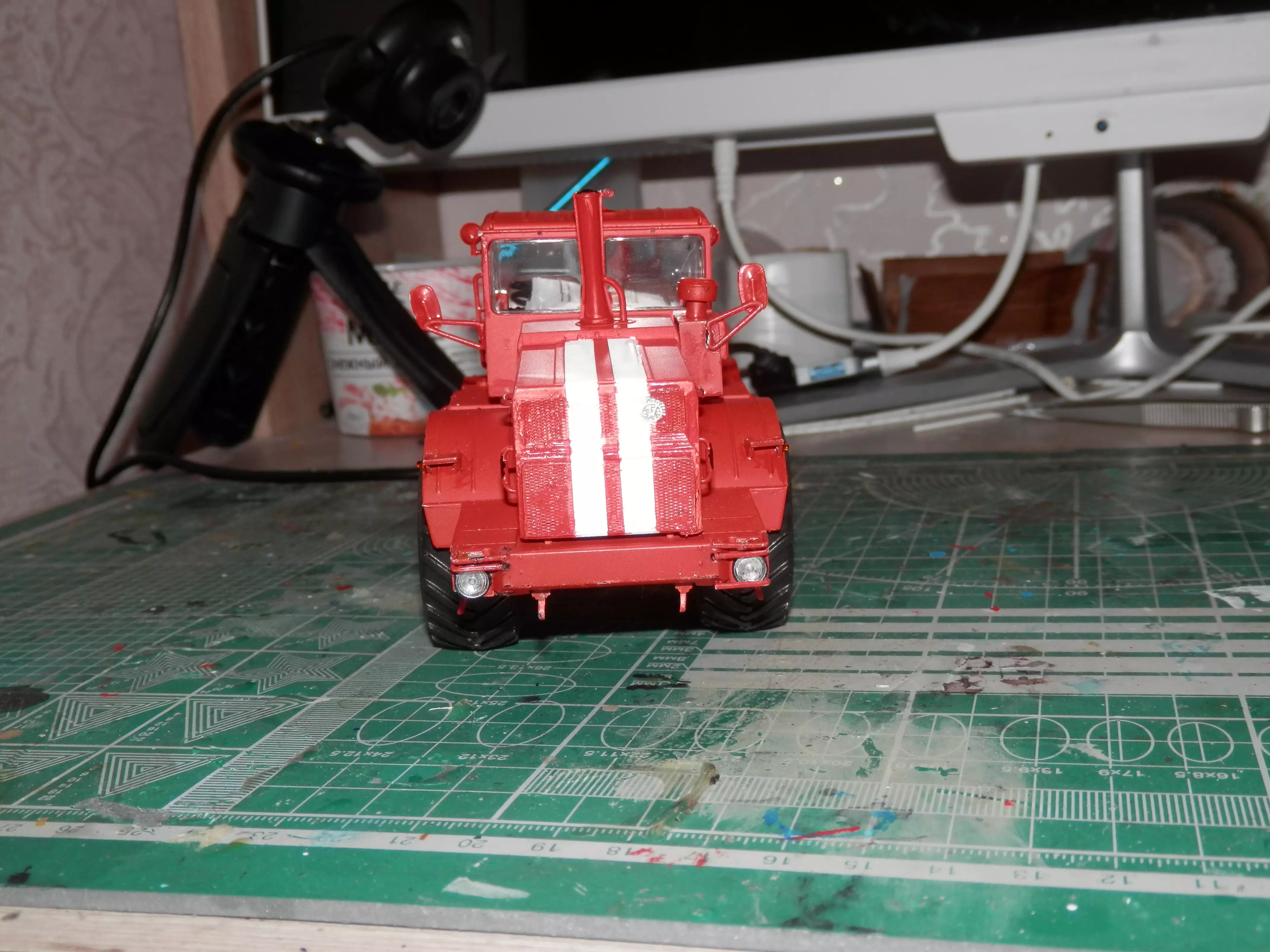 Сборная модель лесовоз с прицепом-роспуском 43204-10