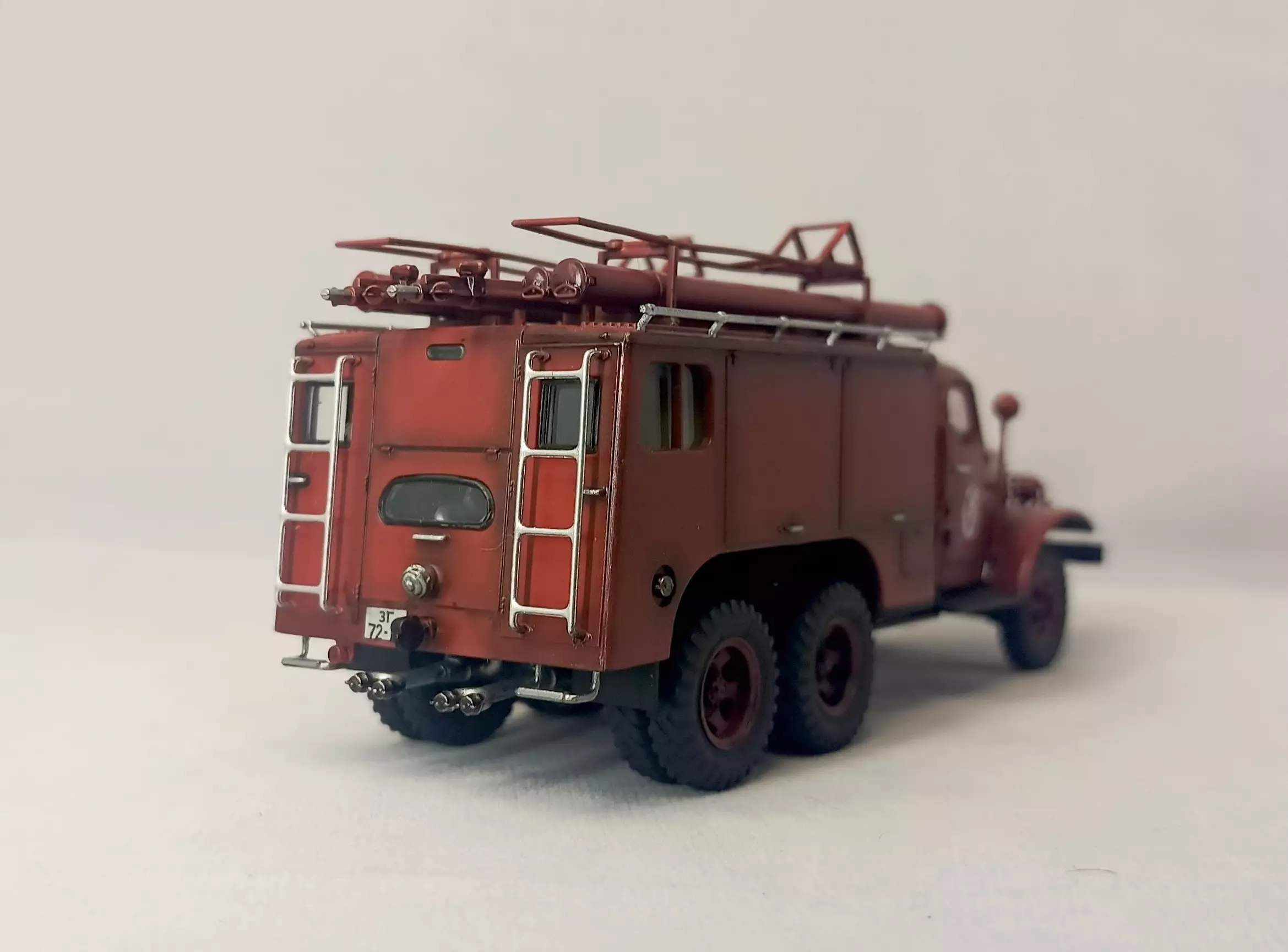 Сборная модель лесовоз с прицепом-роспуском 43204-10