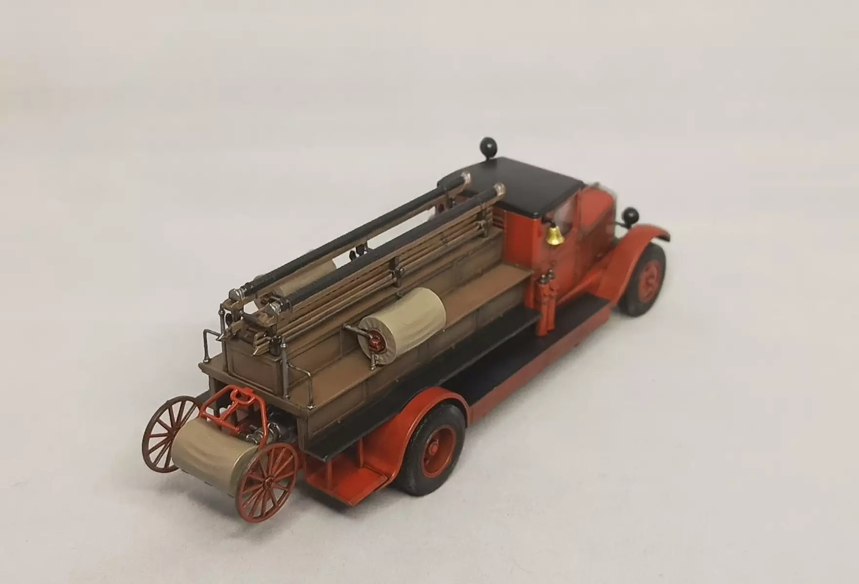 Сборная модель лесовоз с прицепом-роспуском 43204-10