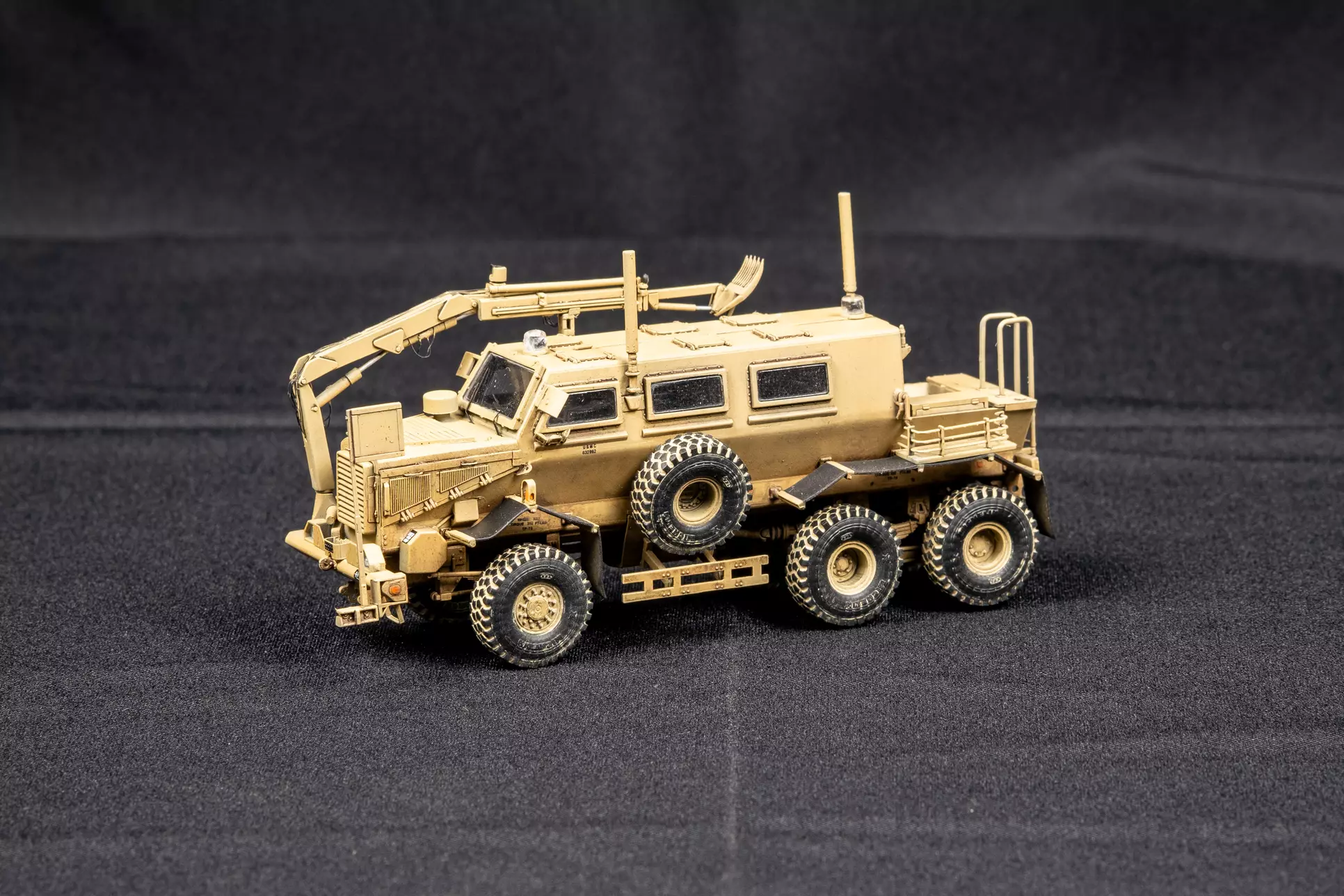 Сборная модель лесовоз с прицепом-роспуском 43204-10