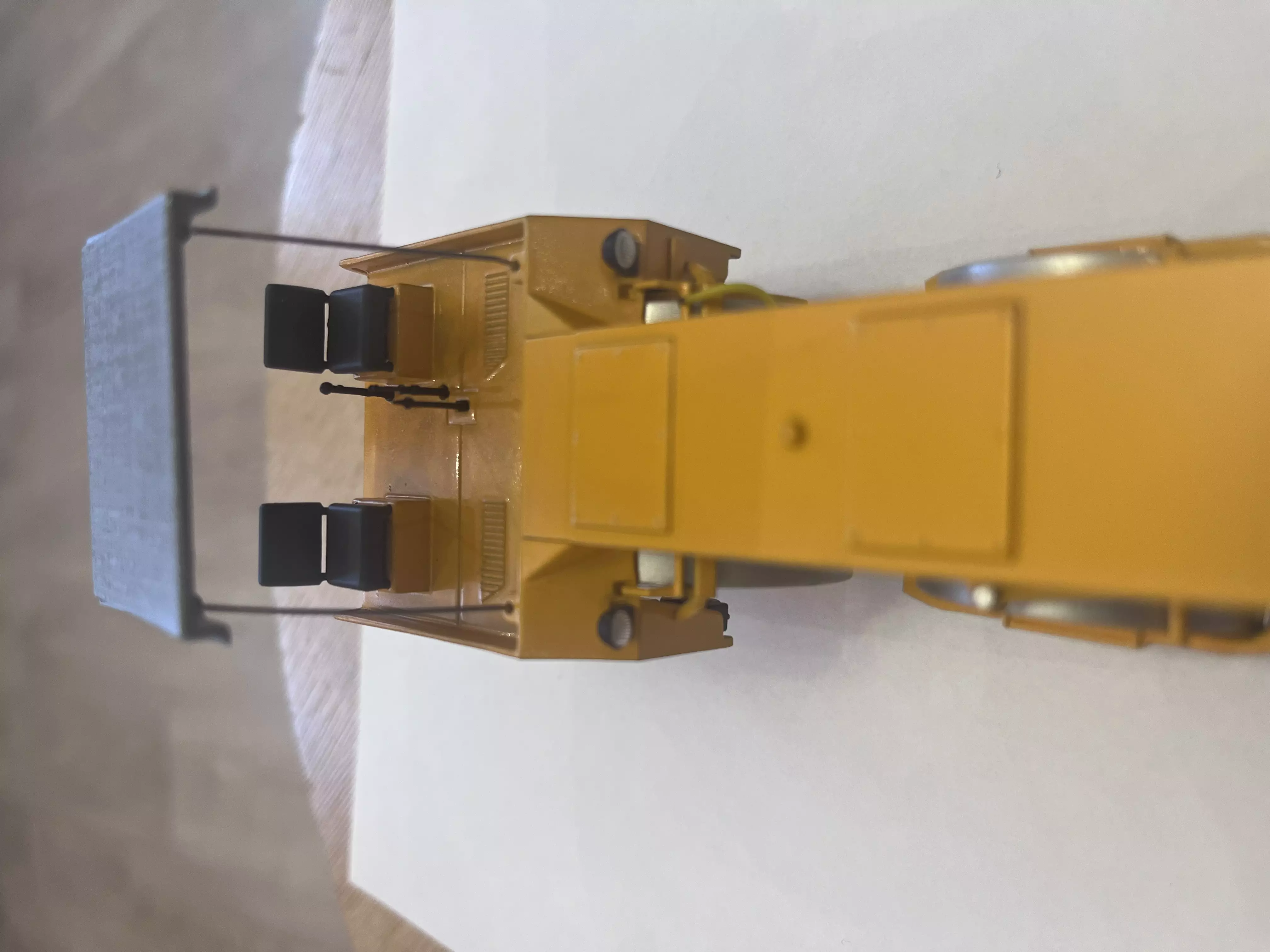 Сборная модель лесовоз с прицепом-роспуском 43204-10