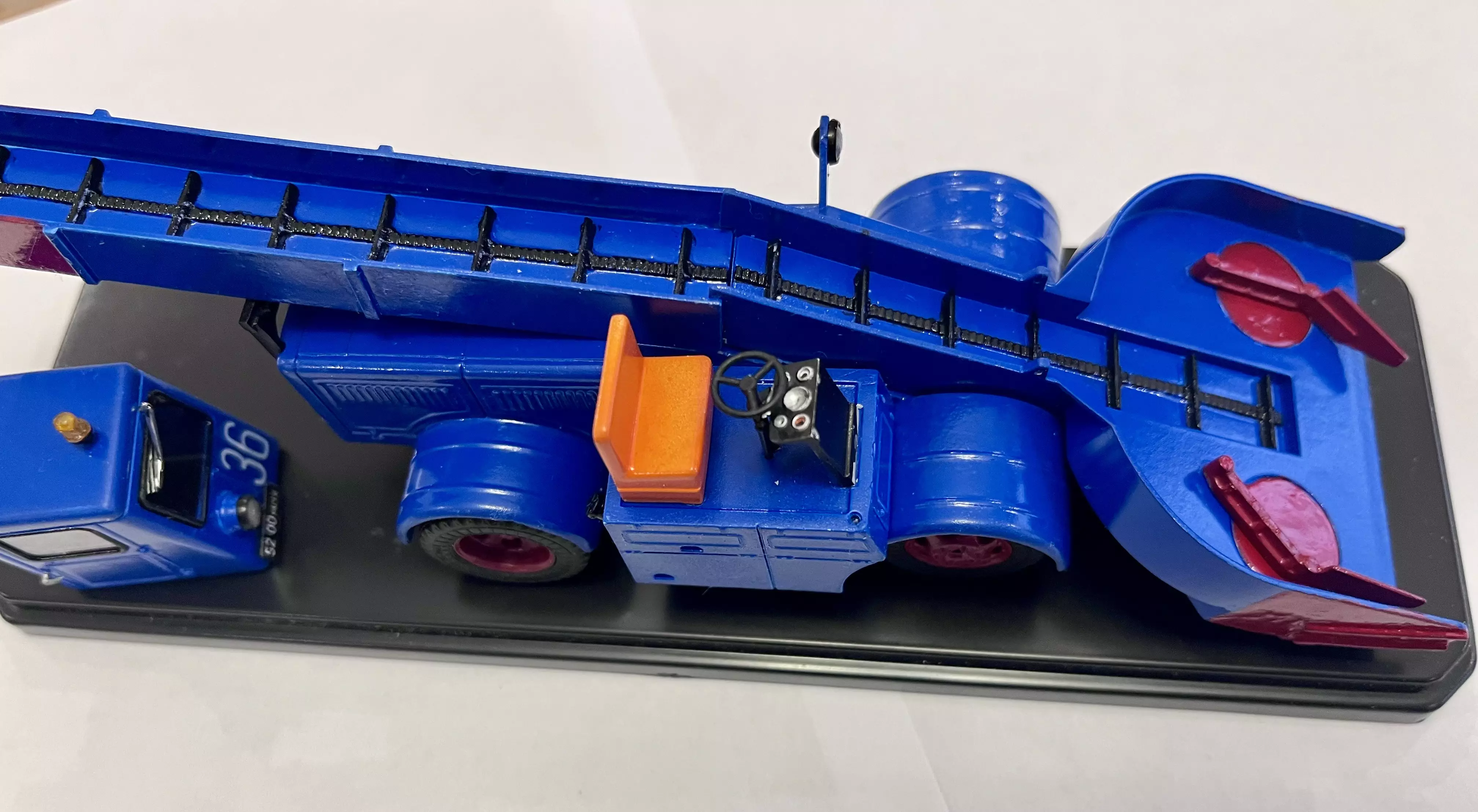 Сборная модель лесовоз с прицепом-роспуском 43204-10