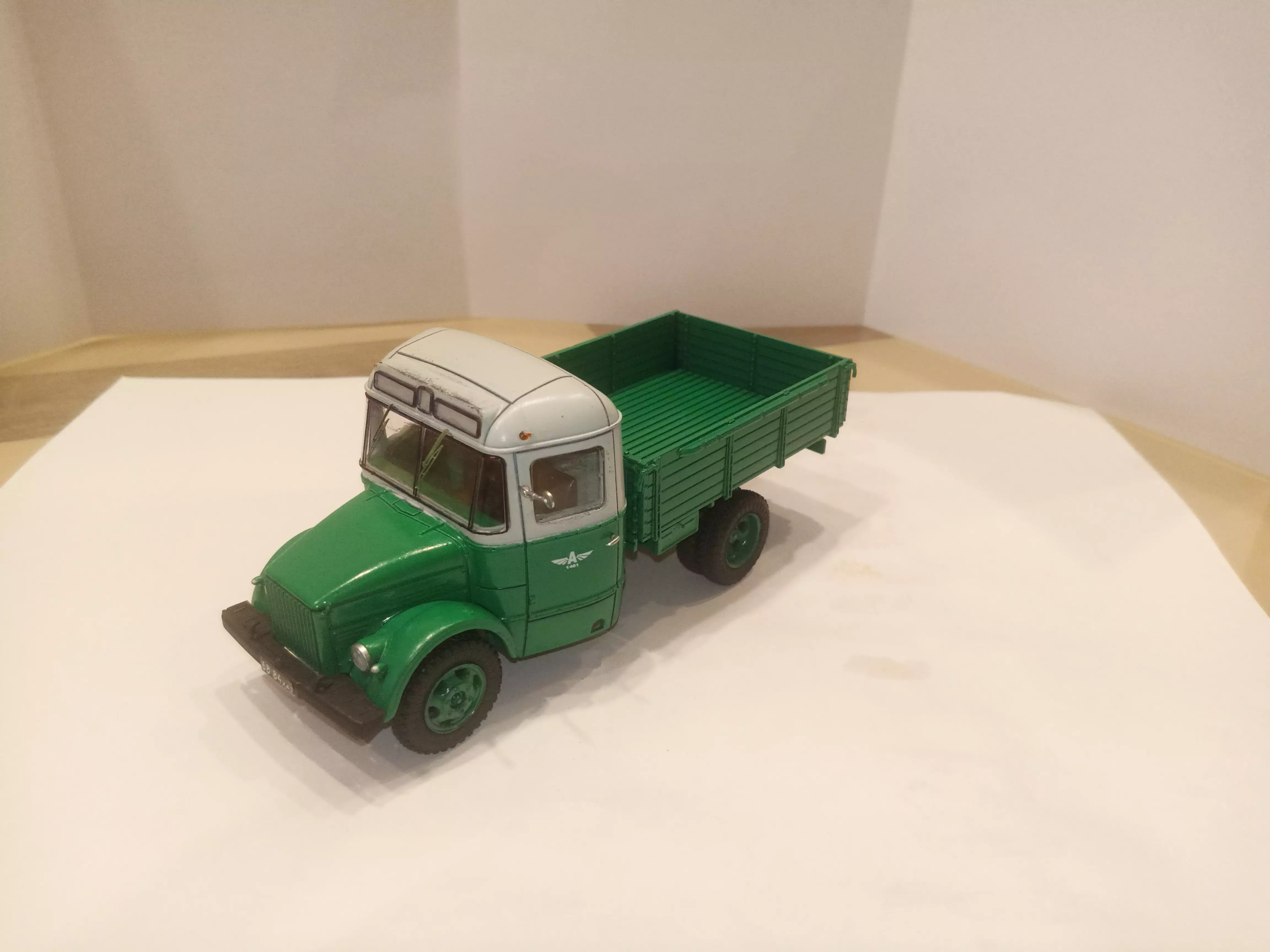 Сборная модель лесовоз с прицепом-роспуском 43204-10