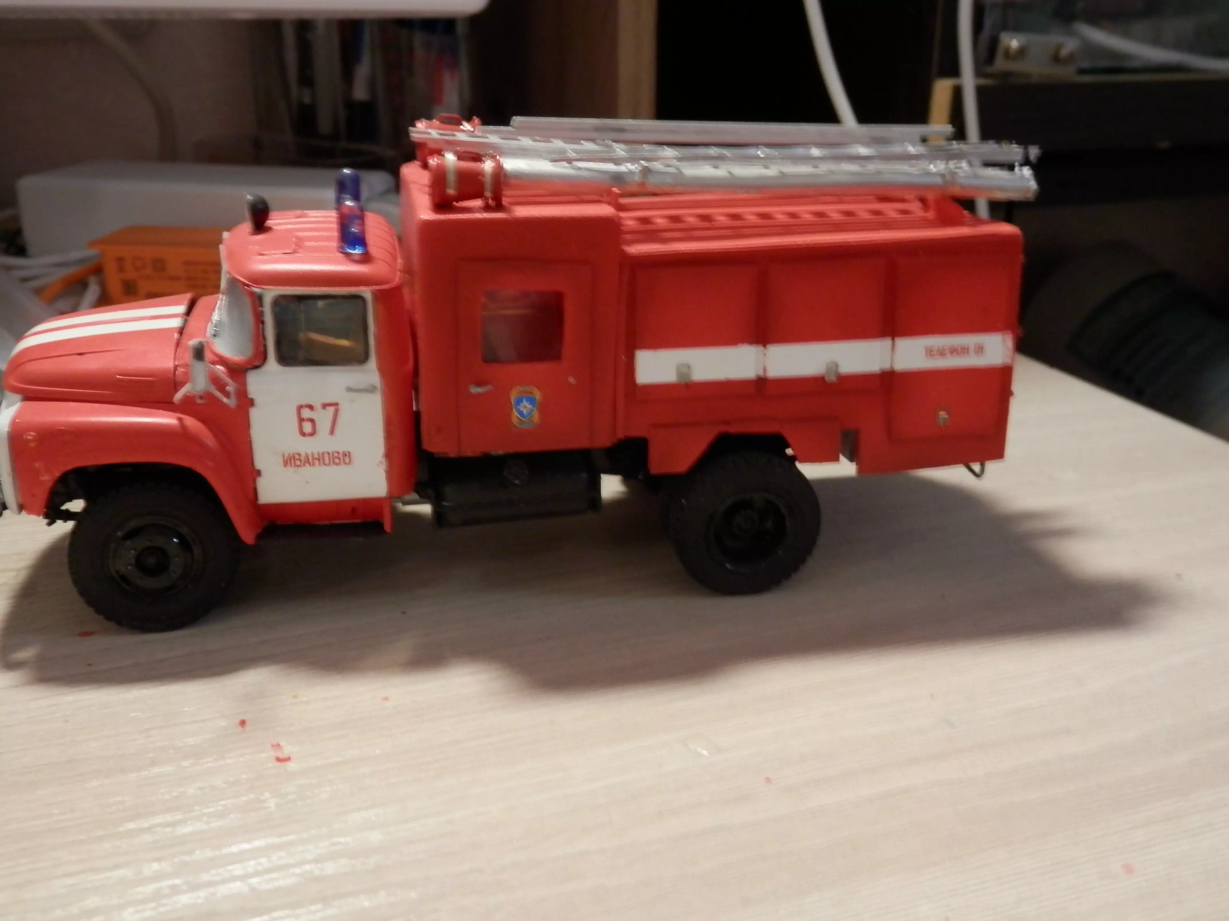 Сборная модель лесовоз с прицепом-роспуском 43204-10