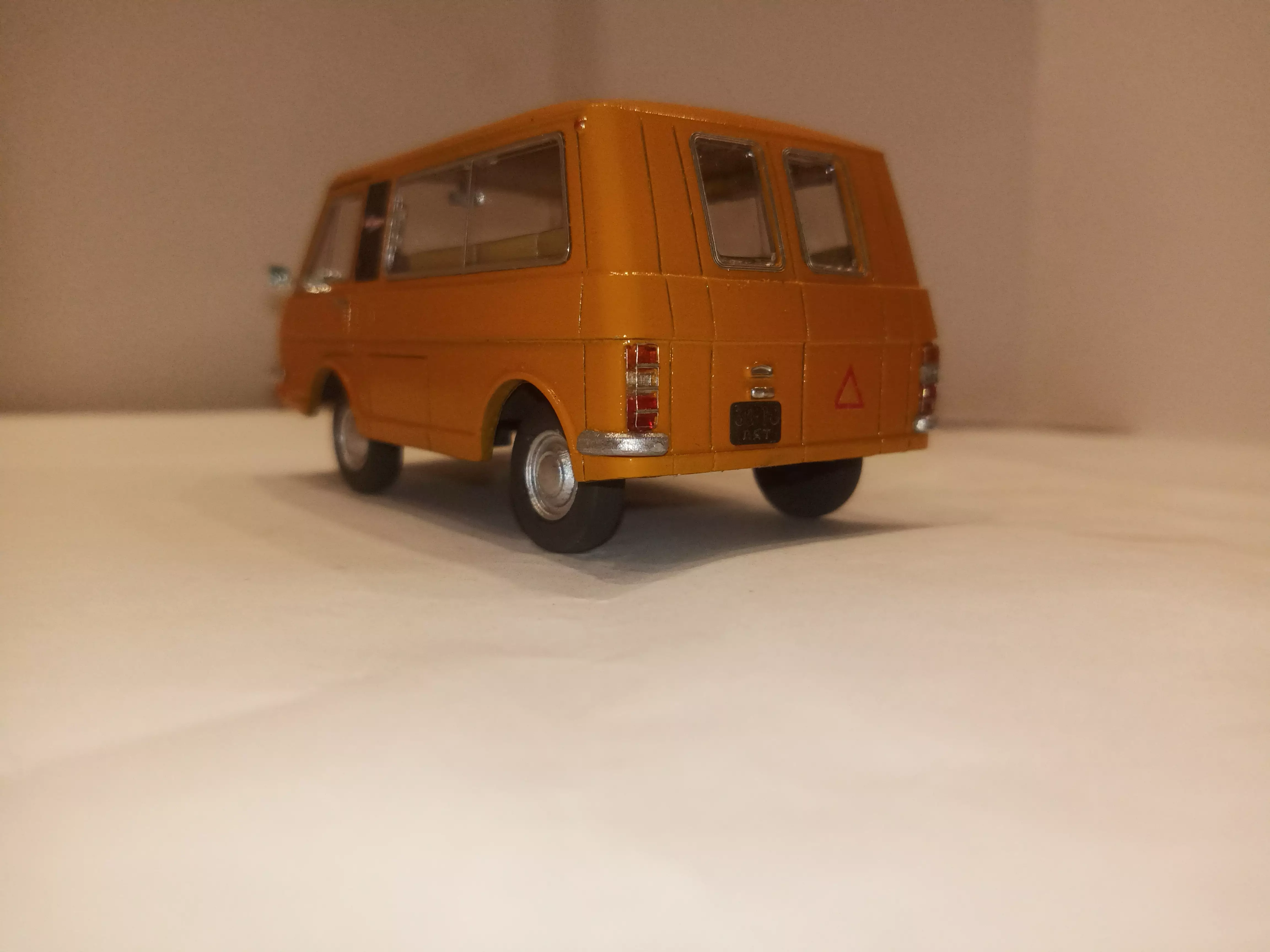 Сборная модель лесовоз с прицепом-роспуском 43204-10