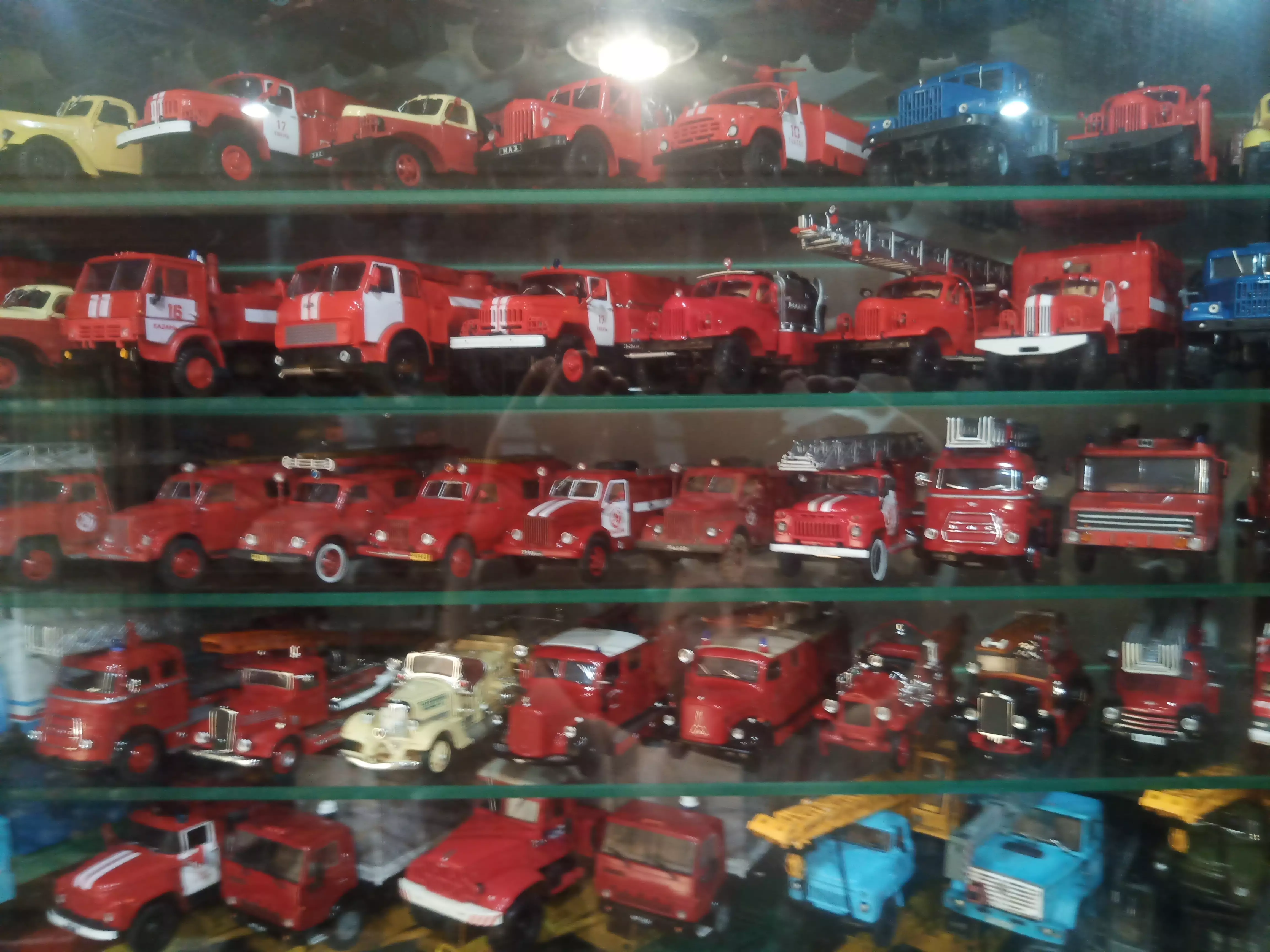 Сборная модель лесовоз с прицепом-роспуском 43204-10