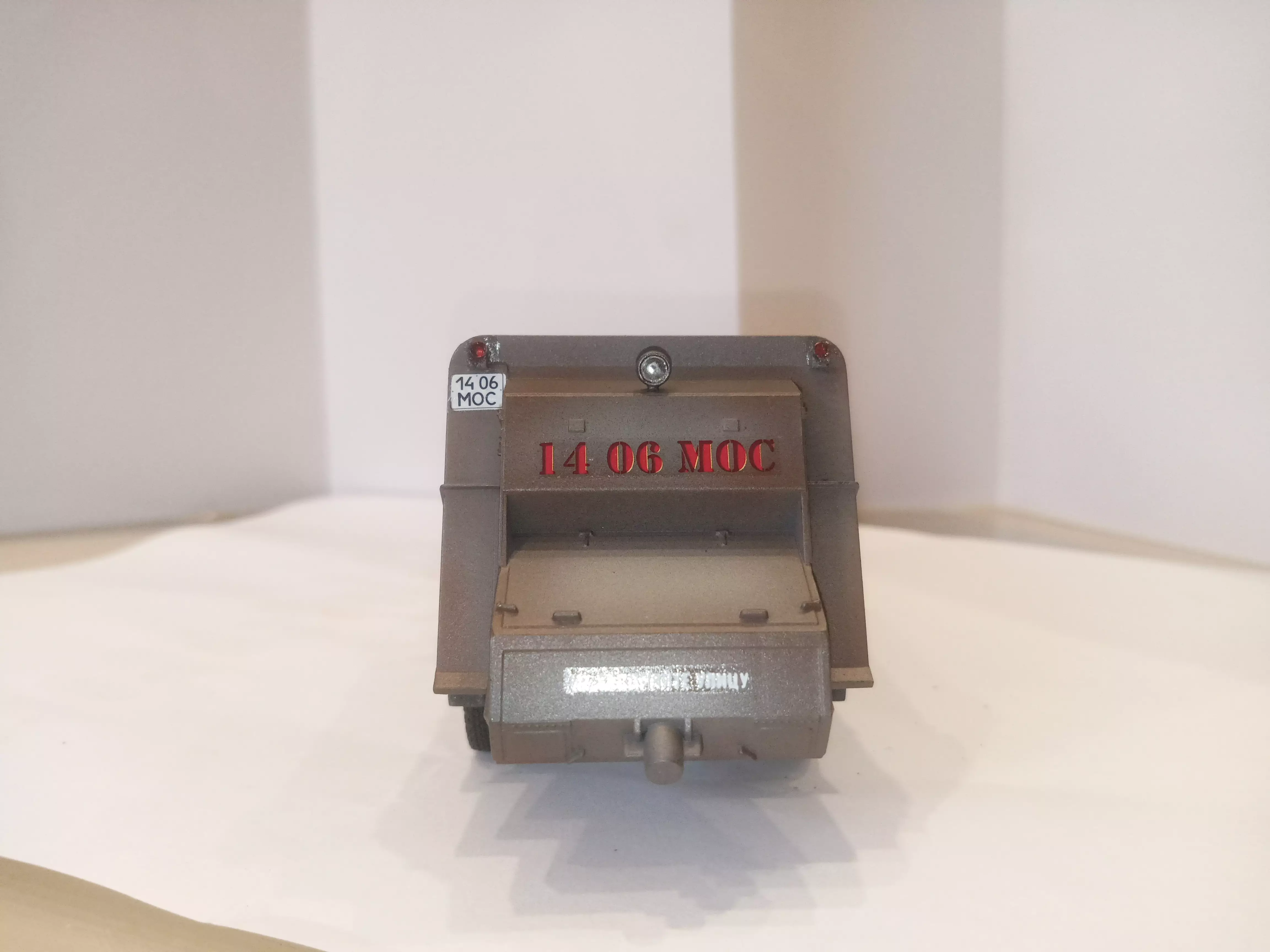 Сборная модель лесовоз с прицепом-роспуском 43204-10