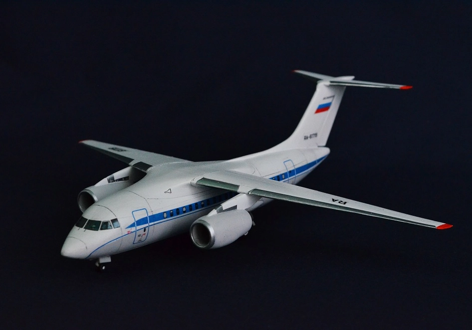 Сборная модель лесовоз с прицепом-роспуском 43204-10