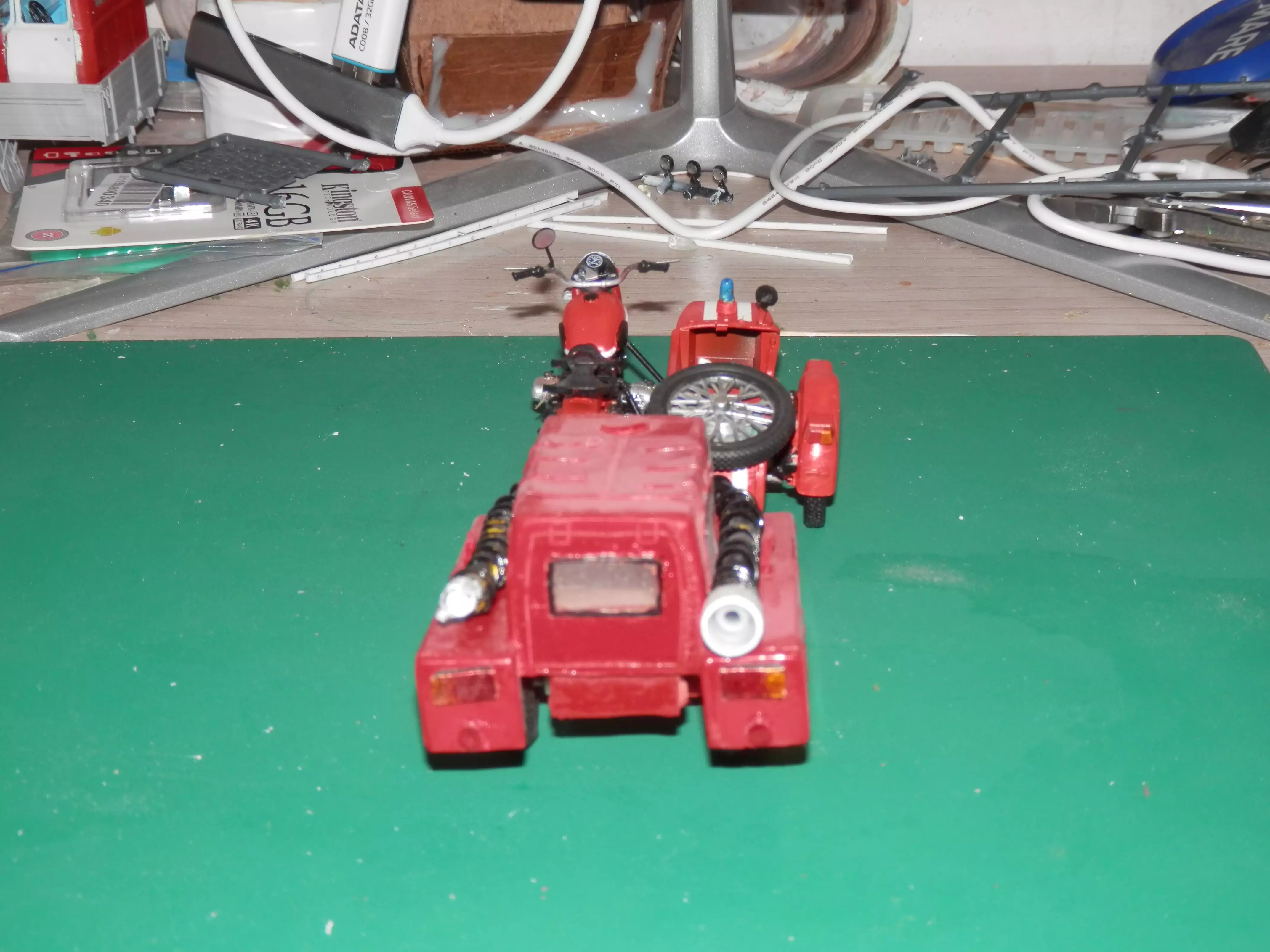 Сборная модель лесовоз с прицепом-роспуском 43204-10