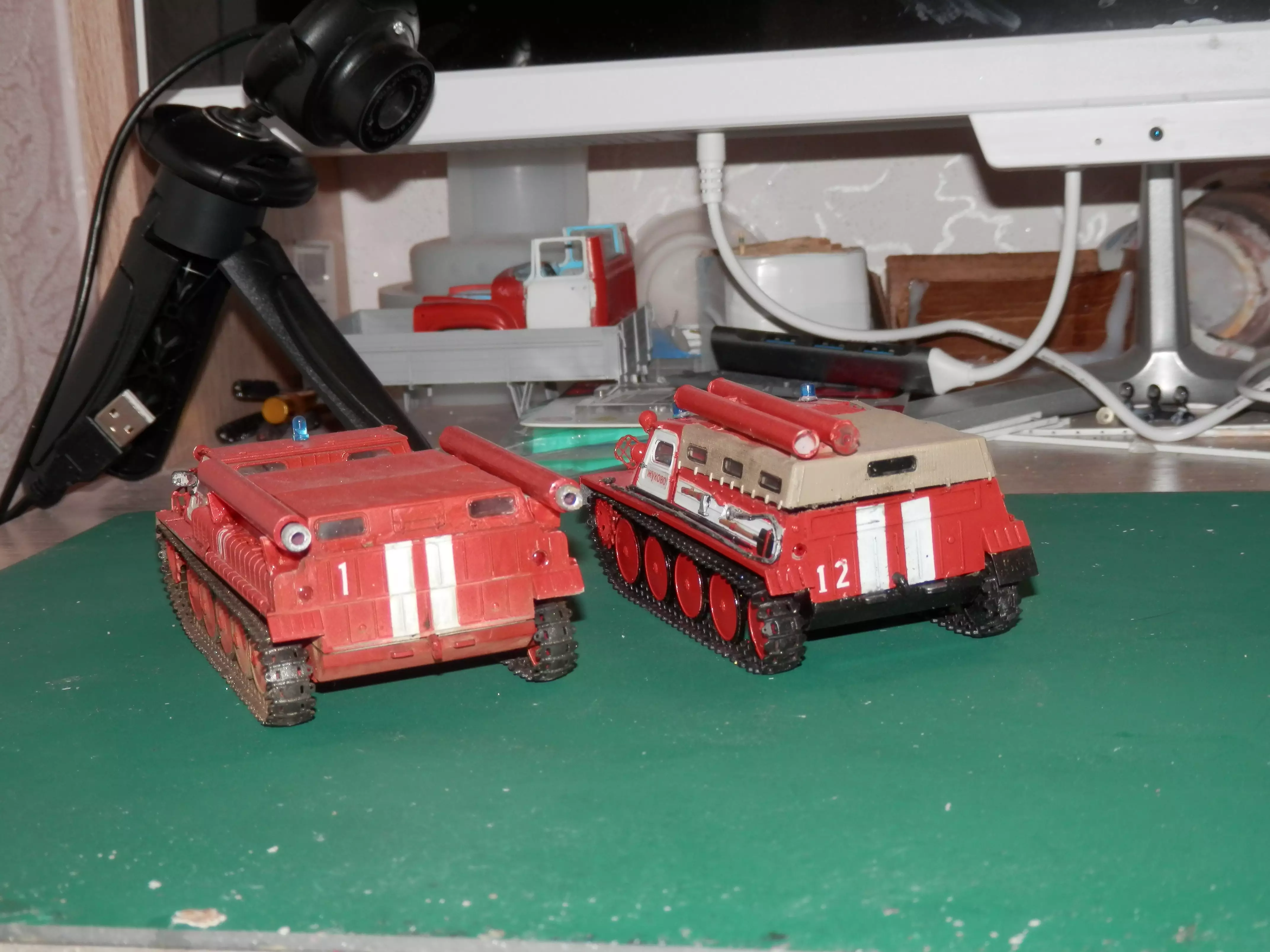 Сборная модель лесовоз с прицепом-роспуском 43204-10