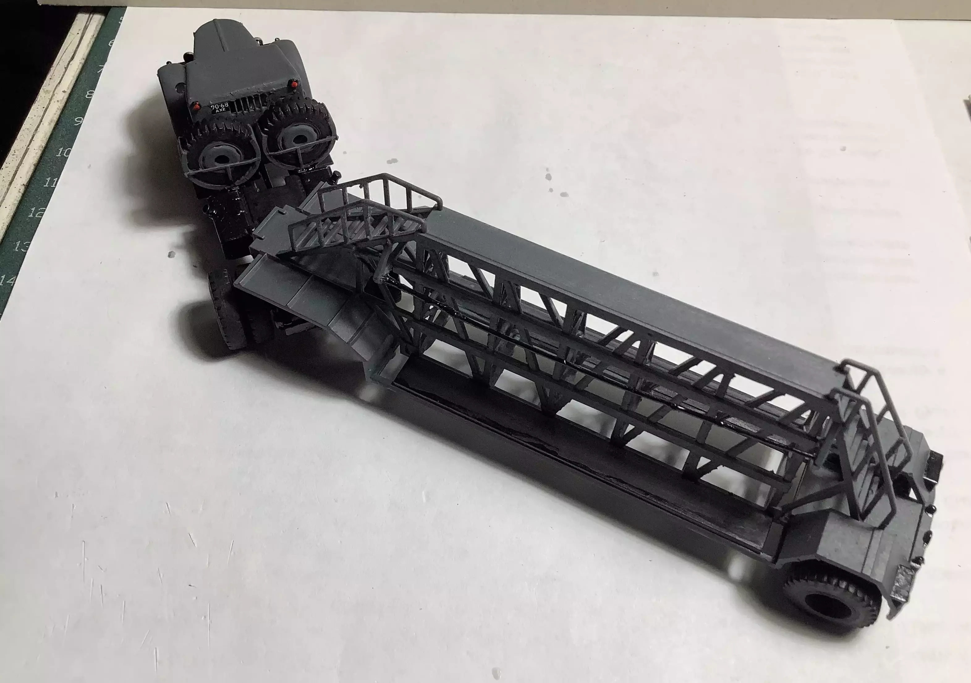 Сборная модель лесовоз с прицепом-роспуском 43204-10