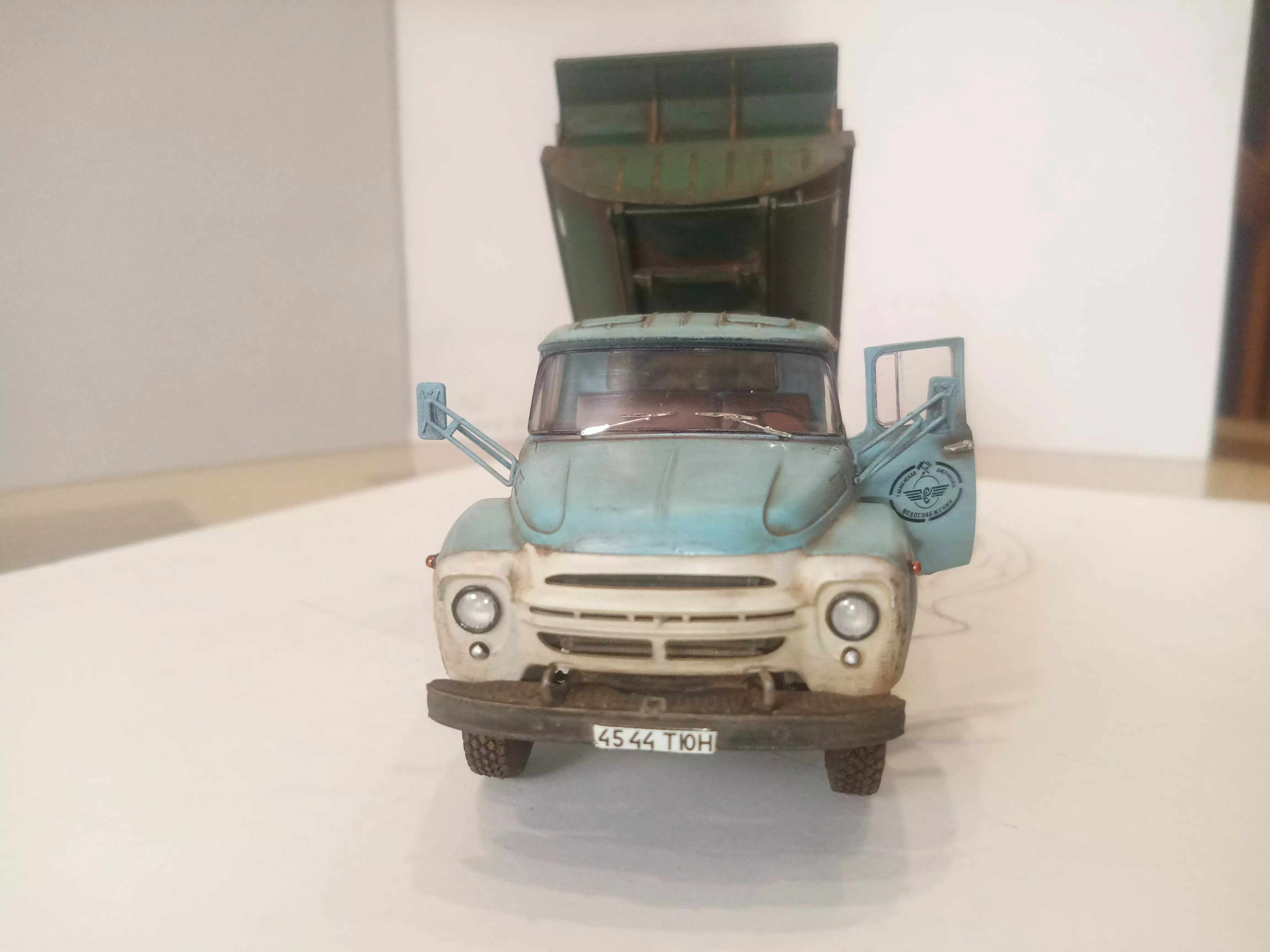 Сборная модель лесовоз с прицепом-роспуском 43204-10