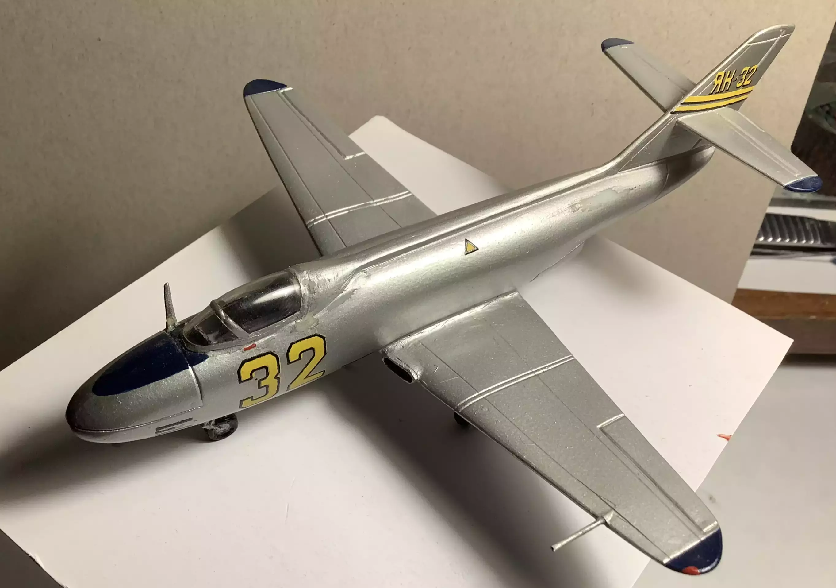 Сборная модель лесовоз с прицепом-роспуском 43204-10