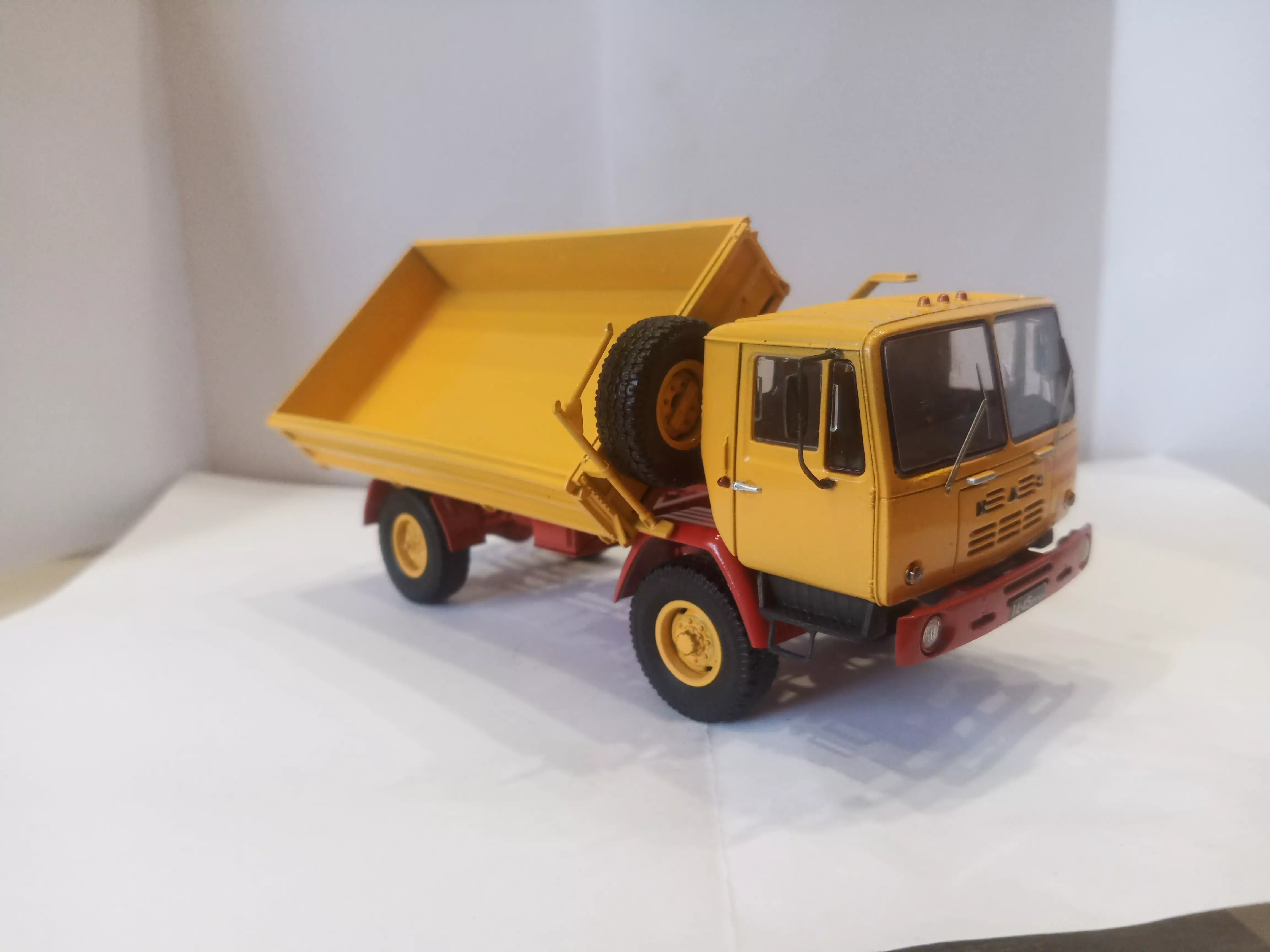 Сборная модель лесовоз с прицепом-роспуском 43204-10