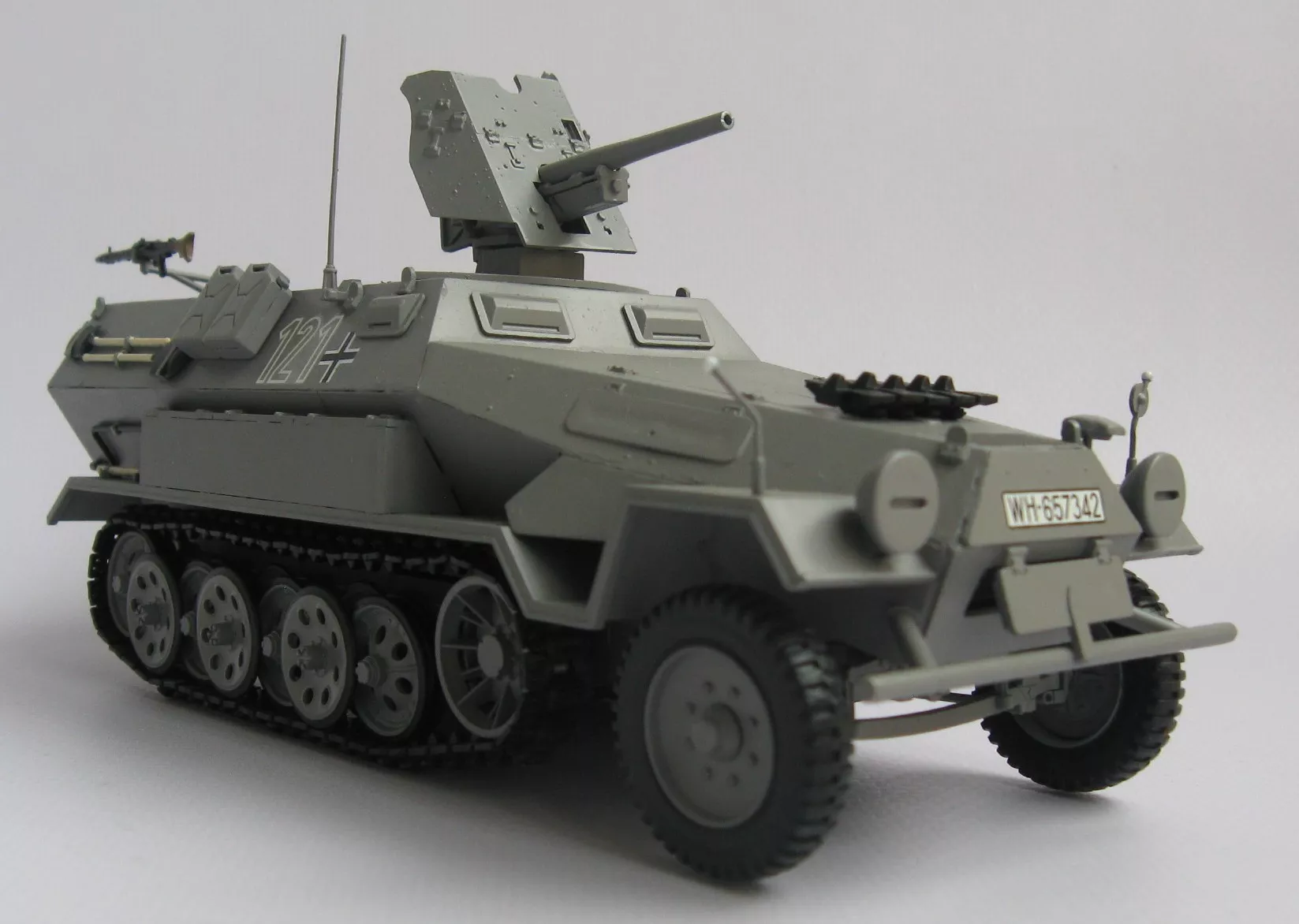 Немецкий бронетранспортер Sd.Kfz.251/10 AUSF B с 37-мм орудием «Ханомаг»