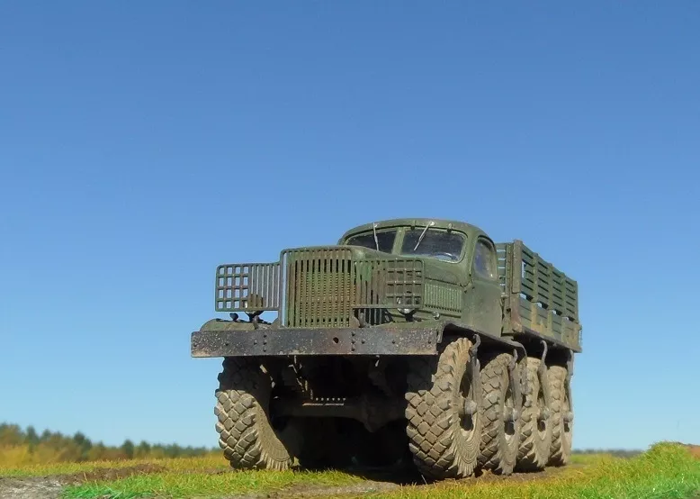 Сборная модель Автомобиль-вездеход ЗИС-Э134