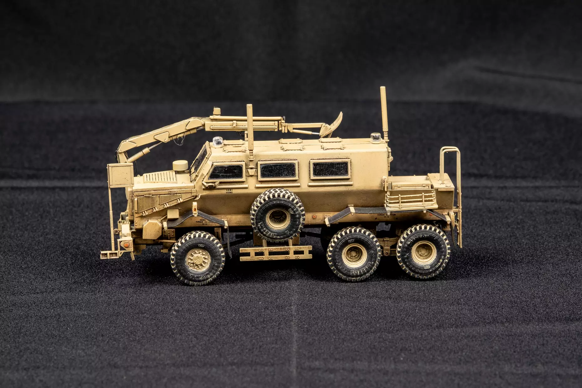 Сборная модель лесовоз с прицепом-роспуском 43204-10