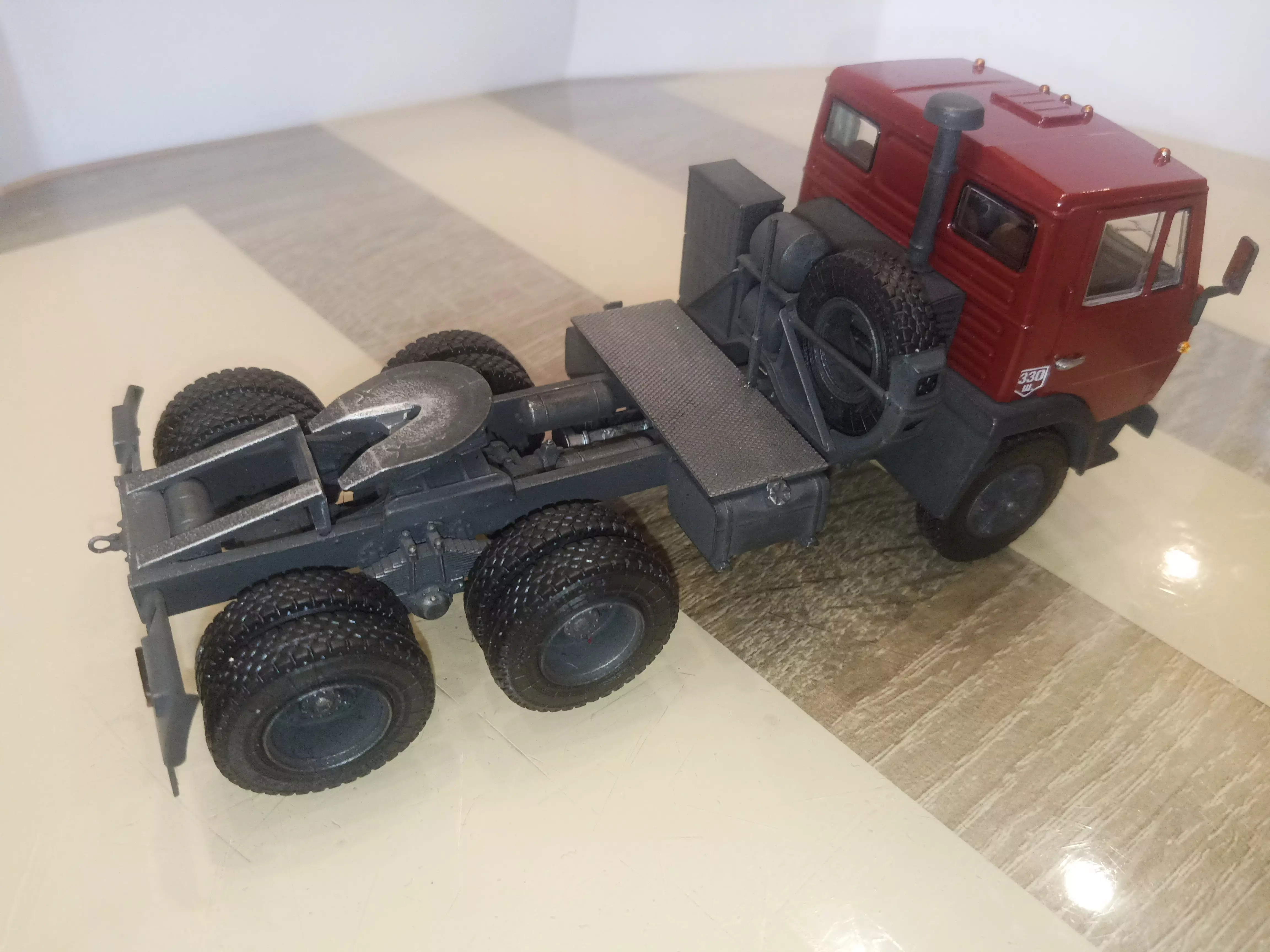 Сборная модель лесовоз с прицепом-роспуском 43204-10