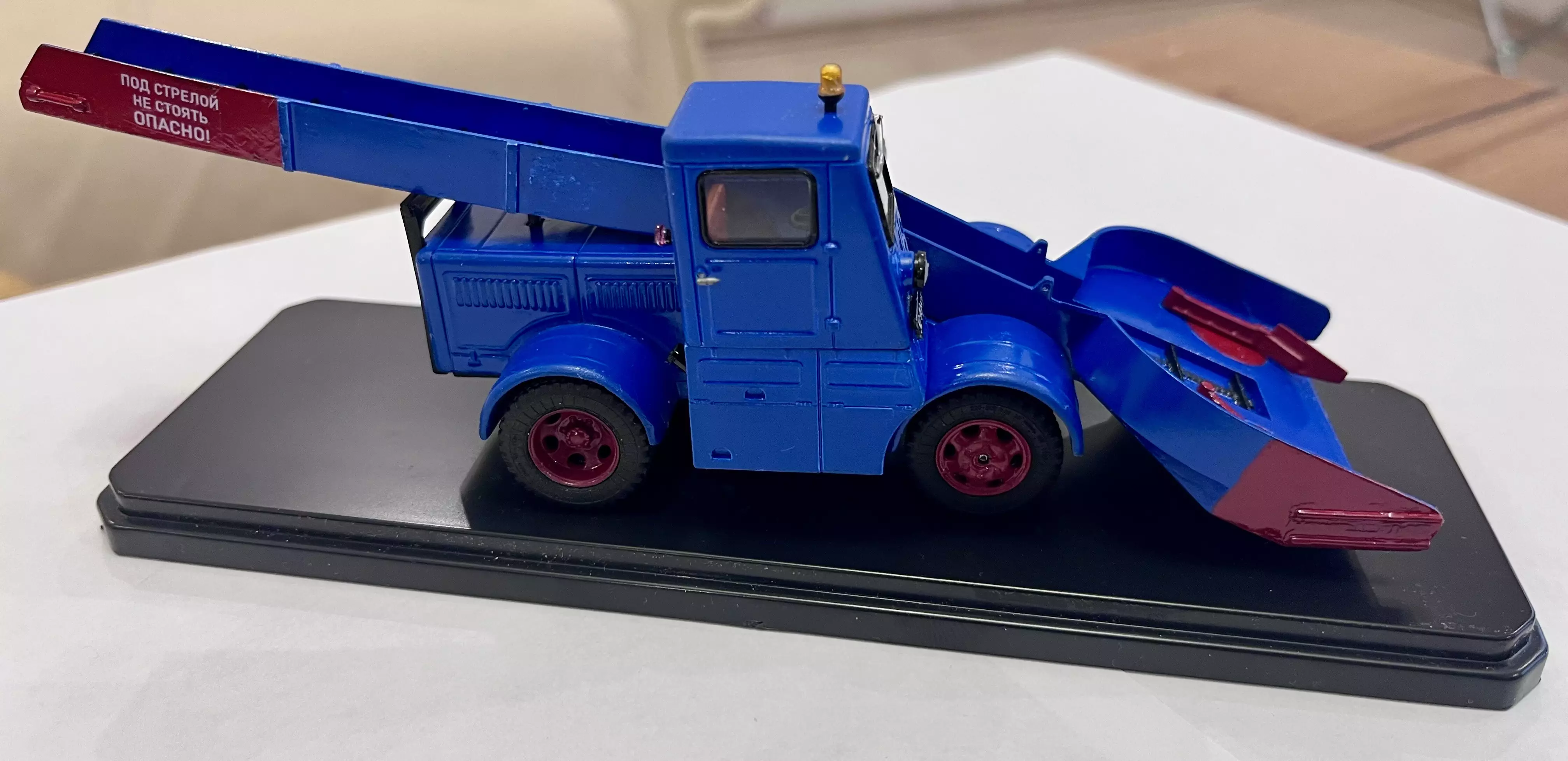 Сборная модель лесовоз с прицепом-роспуском 43204-10