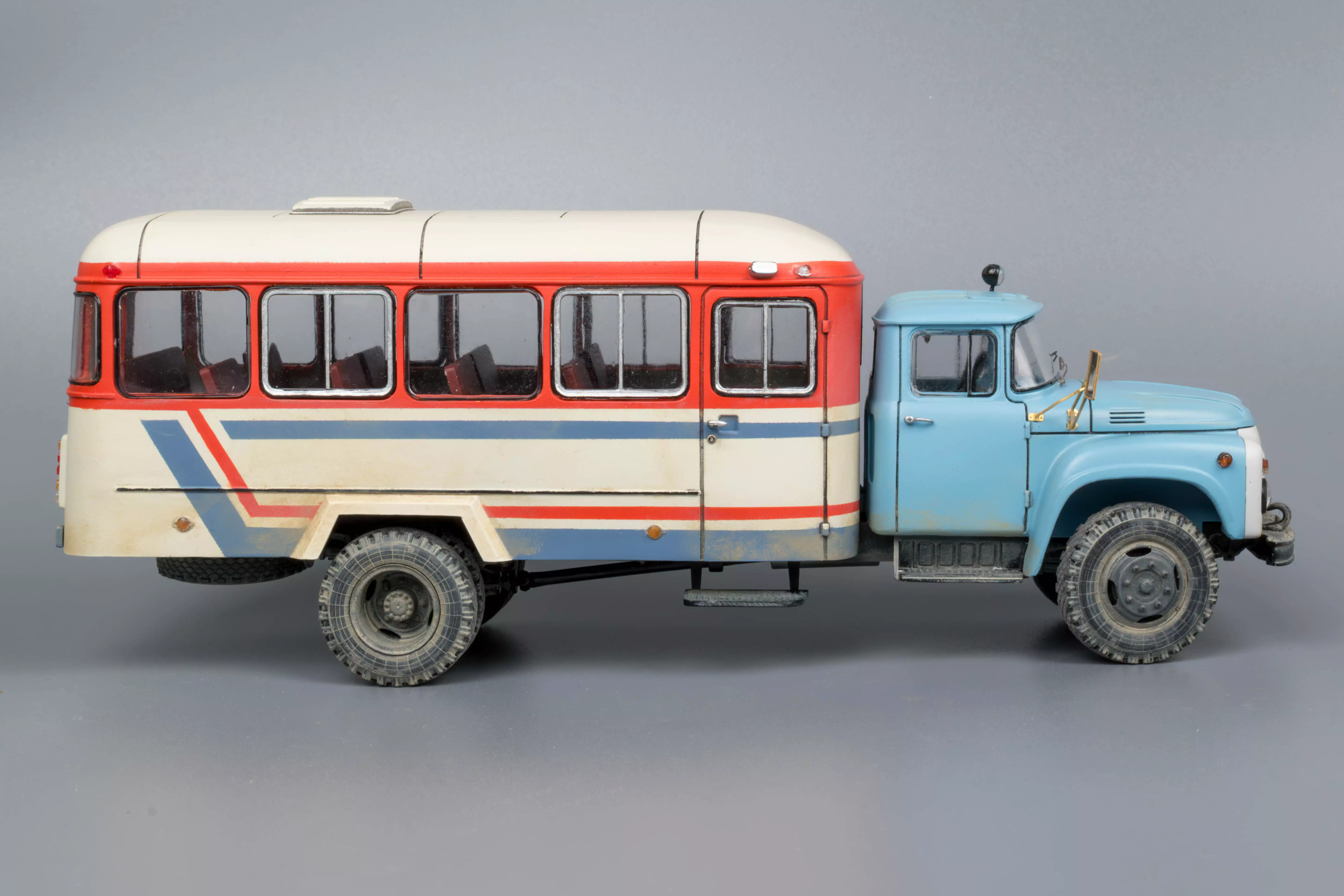 Сборная модель лесовоз с прицепом-роспуском 43204-10