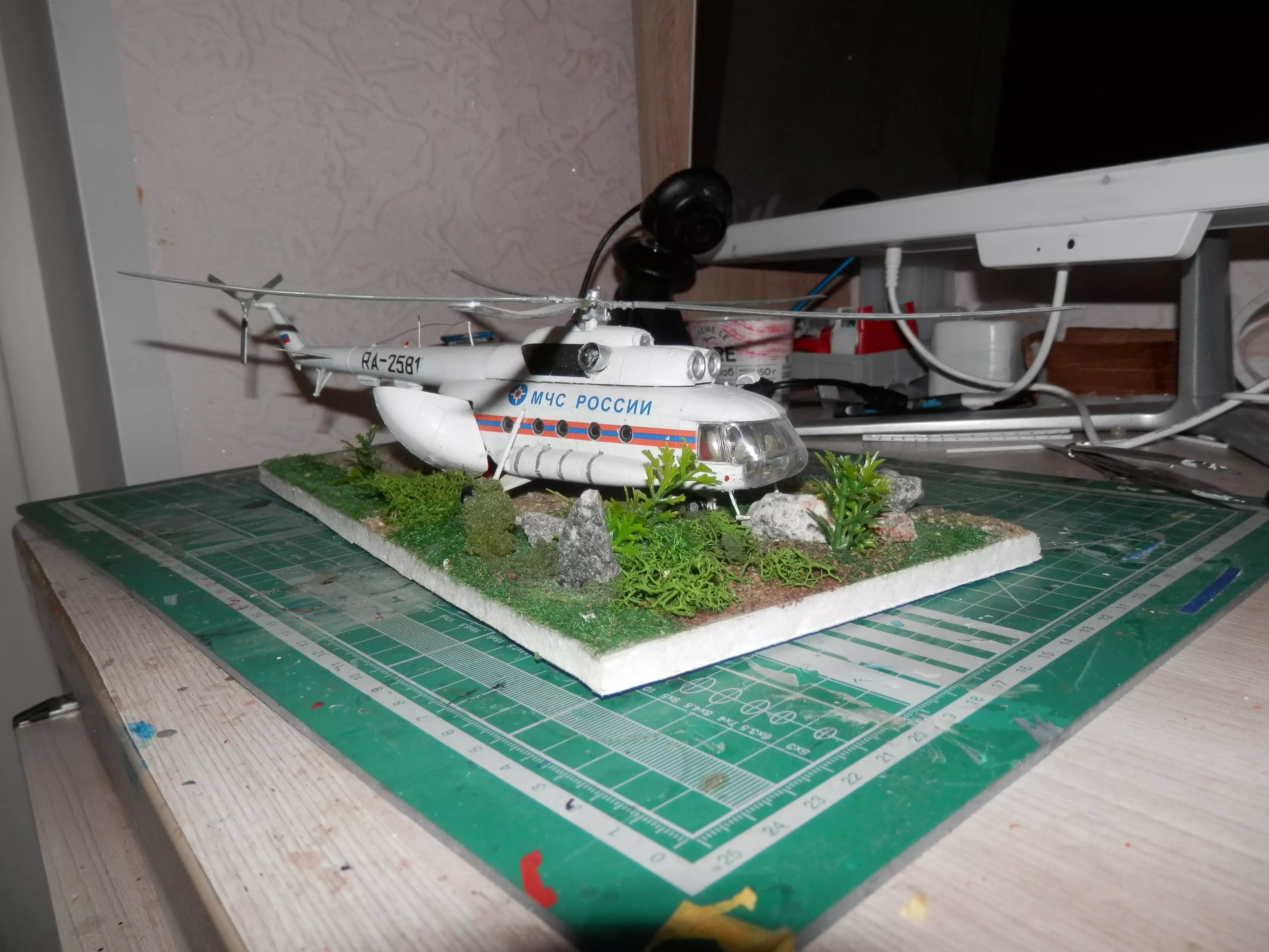 Сборная модель лесовоз с прицепом-роспуском 43204-10