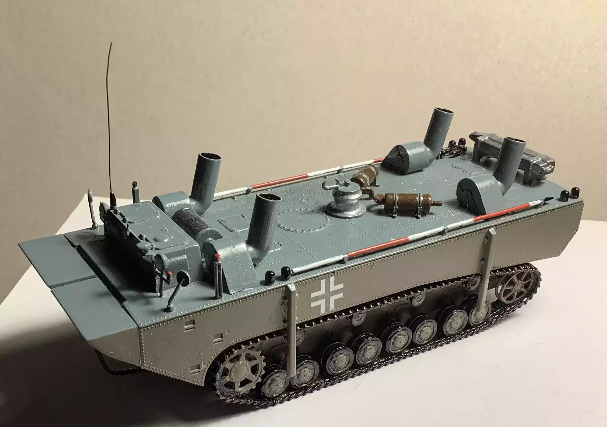 Сборная модель лесовоз с прицепом-роспуском 43204-10