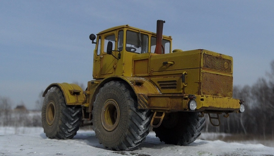 Сборная модель лесовоз с прицепом-роспуском 43204-10