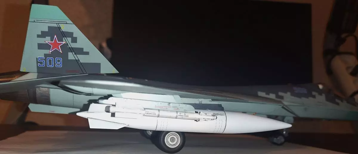 Сборная модель лесовоз с прицепом-роспуском 43204-10