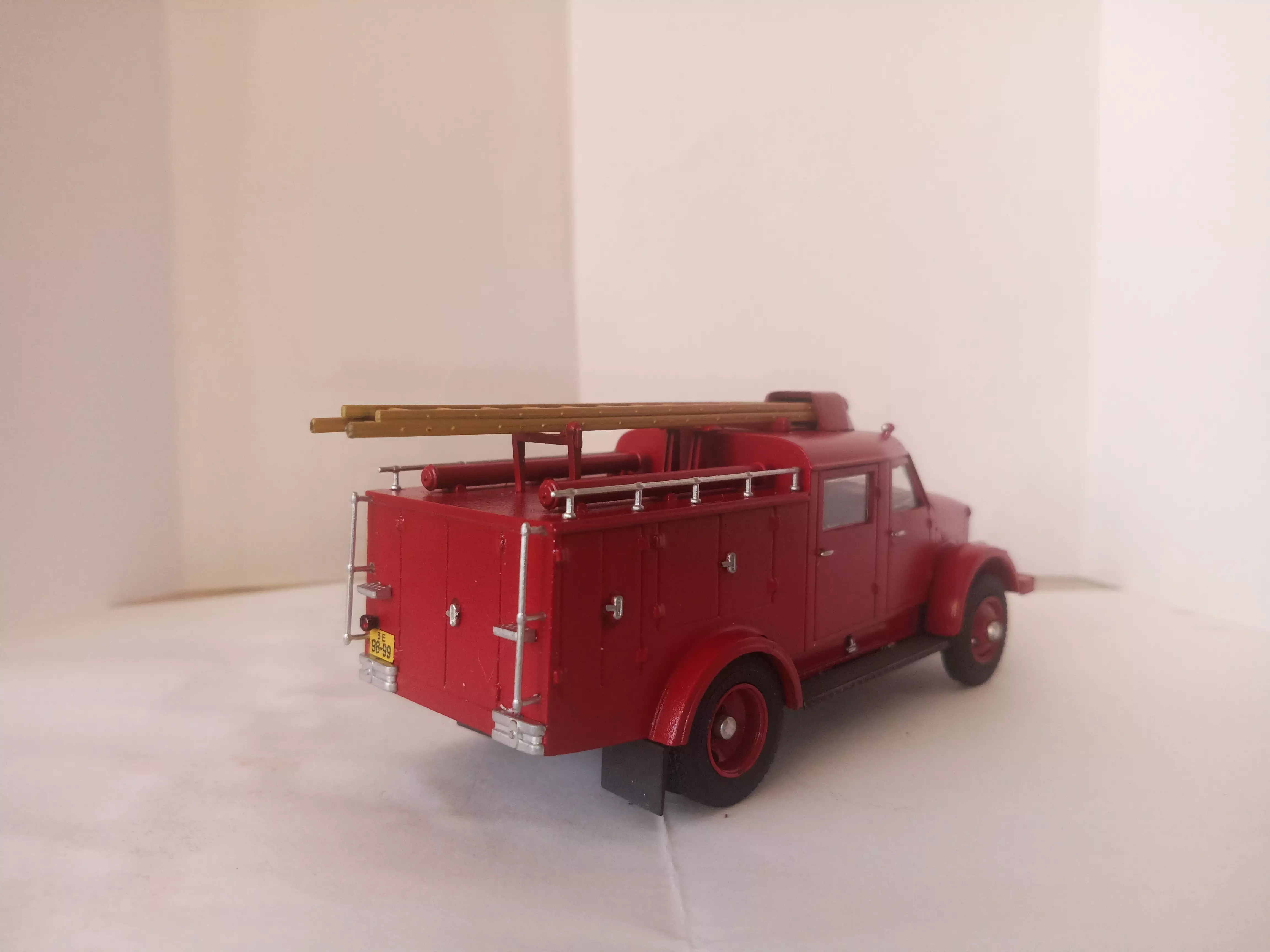 Сборная модель лесовоз с прицепом-роспуском 43204-10