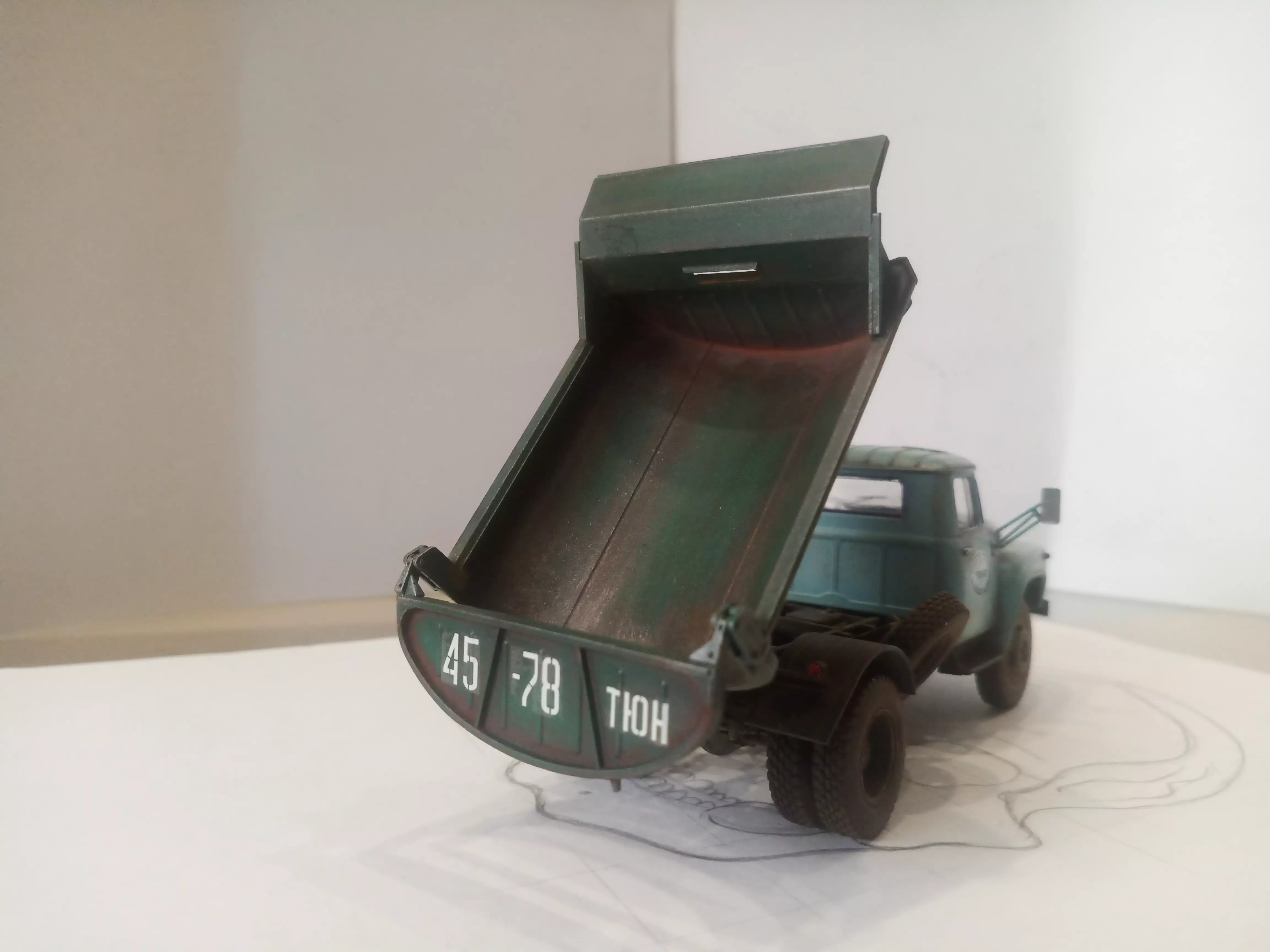 Сборная модель лесовоз с прицепом-роспуском 43204-10