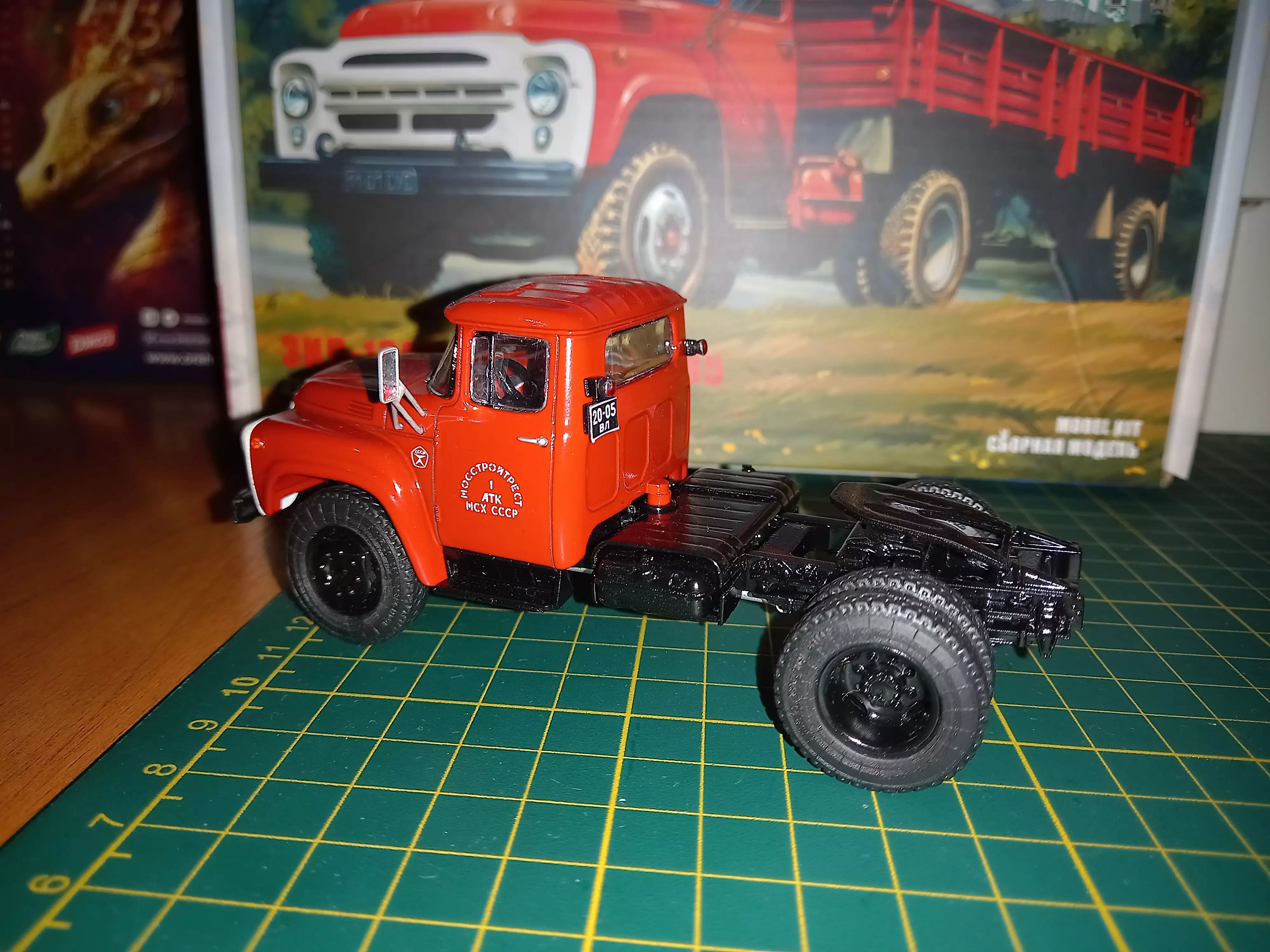 Сборная модель лесовоз с прицепом-роспуском 43204-10