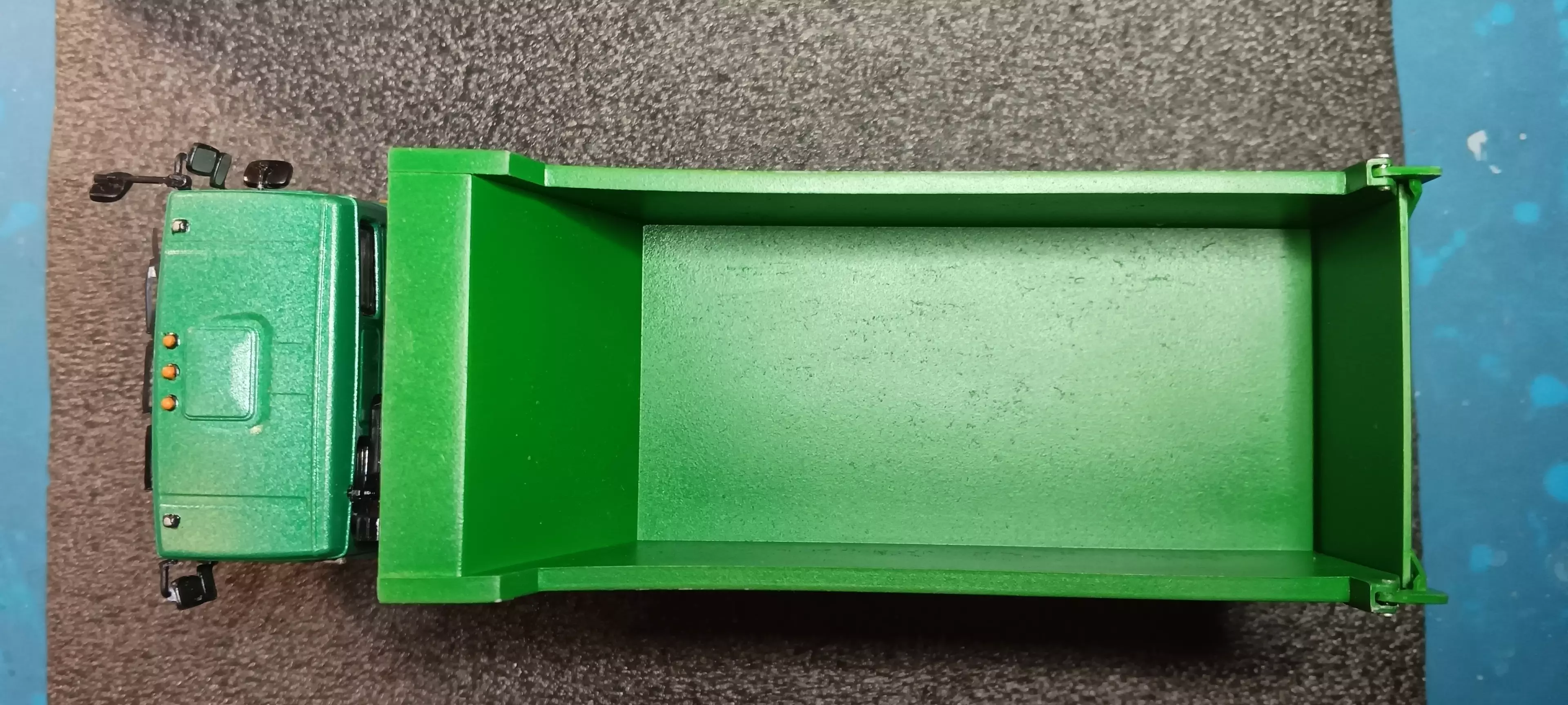 Сборная модель лесовоз с прицепом-роспуском 43204-10