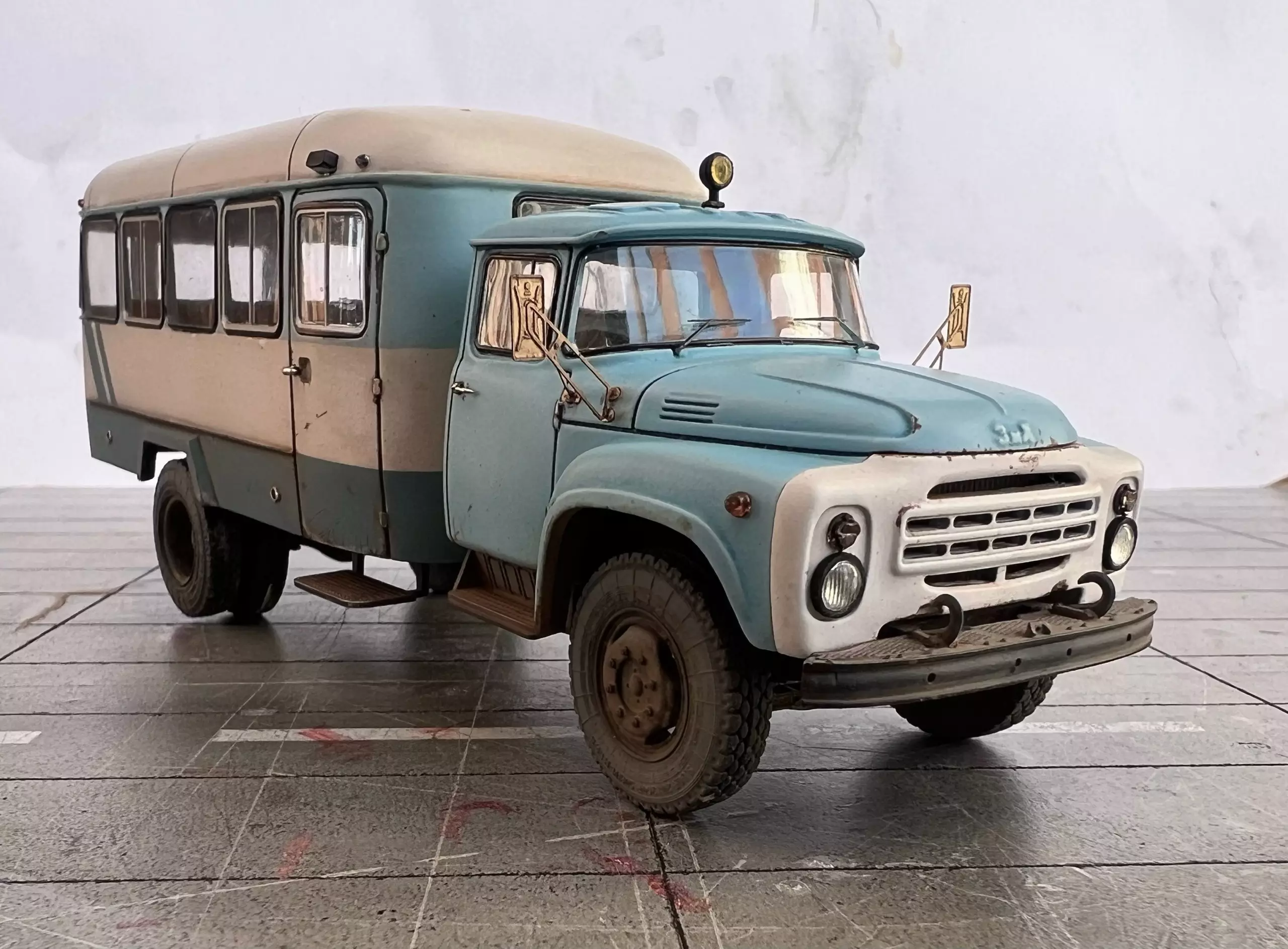 Сборная модель лесовоз с прицепом-роспуском 43204-10