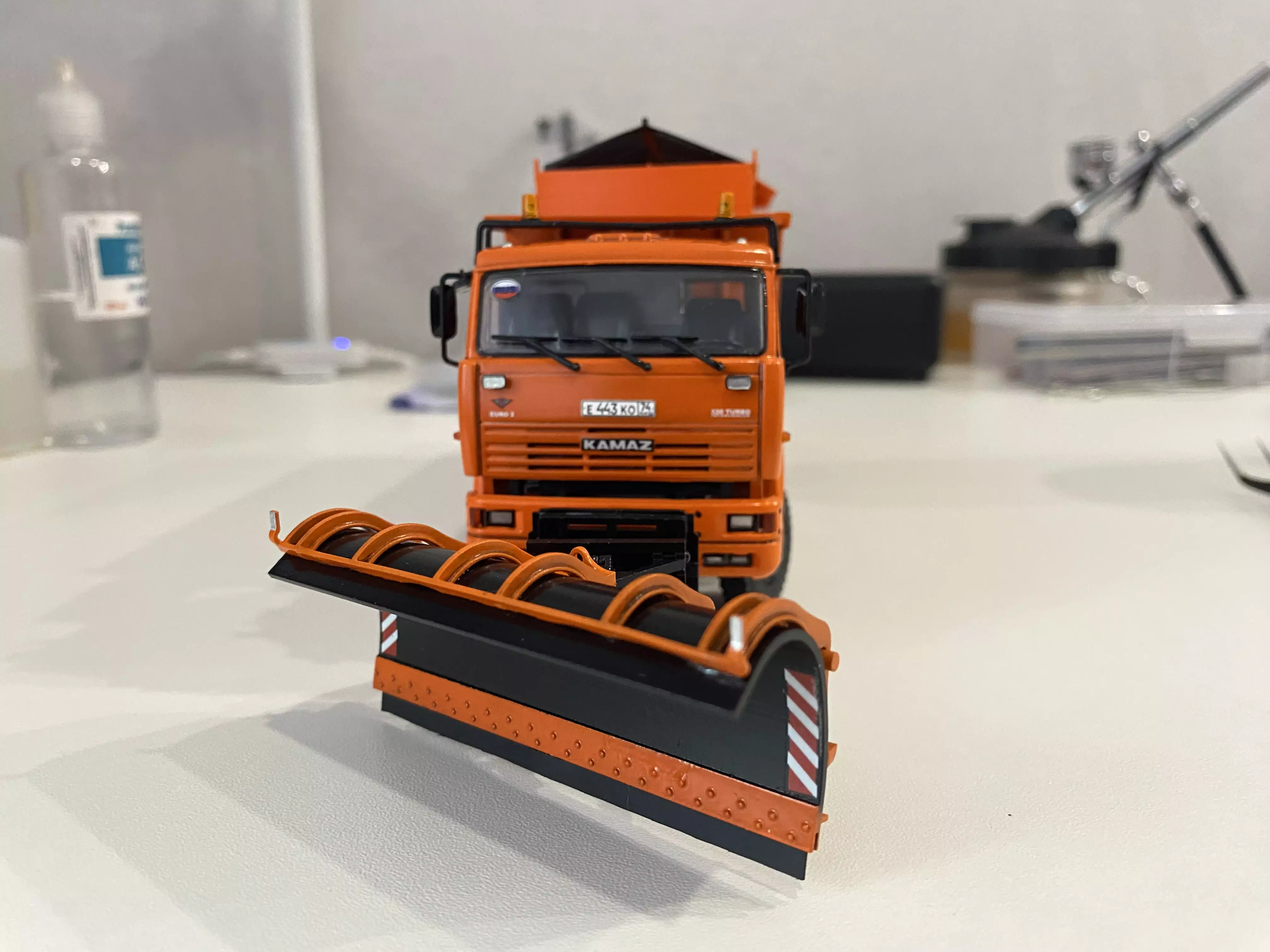 Сборная модель лесовоз с прицепом-роспуском 43204-10