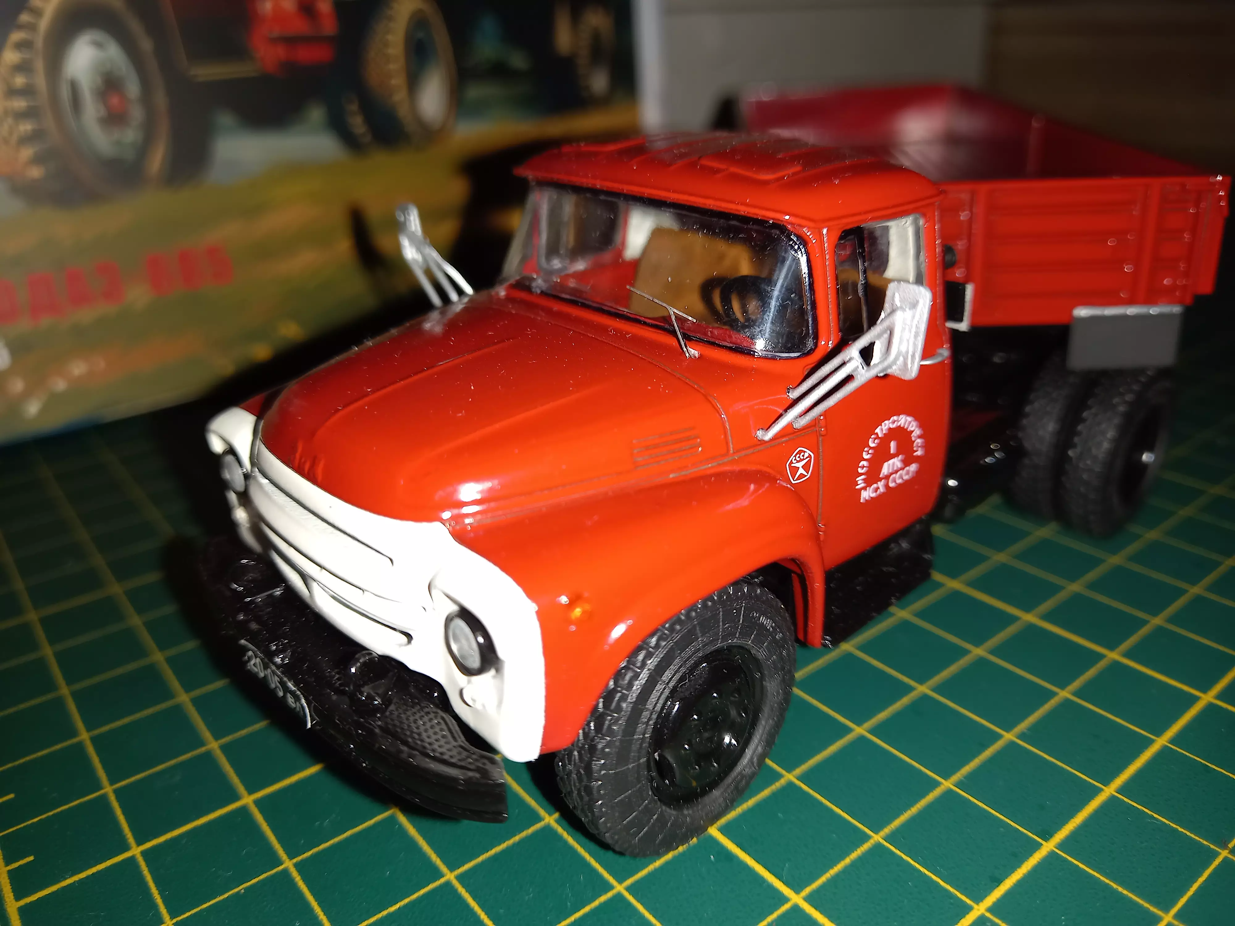 Сборная модель лесовоз с прицепом-роспуском 43204-10