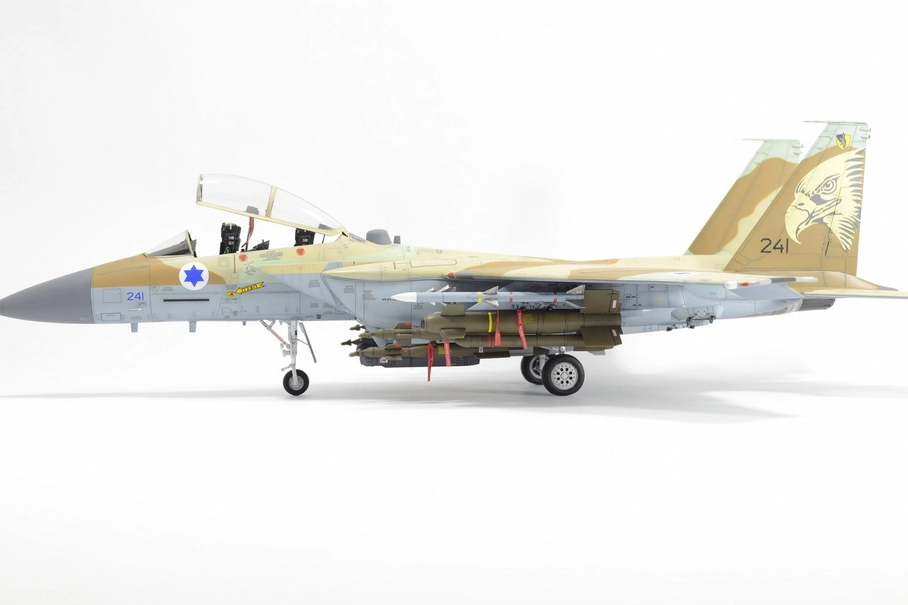 Сборная модель лесовоз с прицепом-роспуском 43204-10