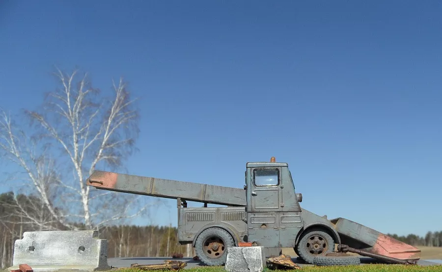 Сборная модель лесовоз с прицепом-роспуском 43204-10