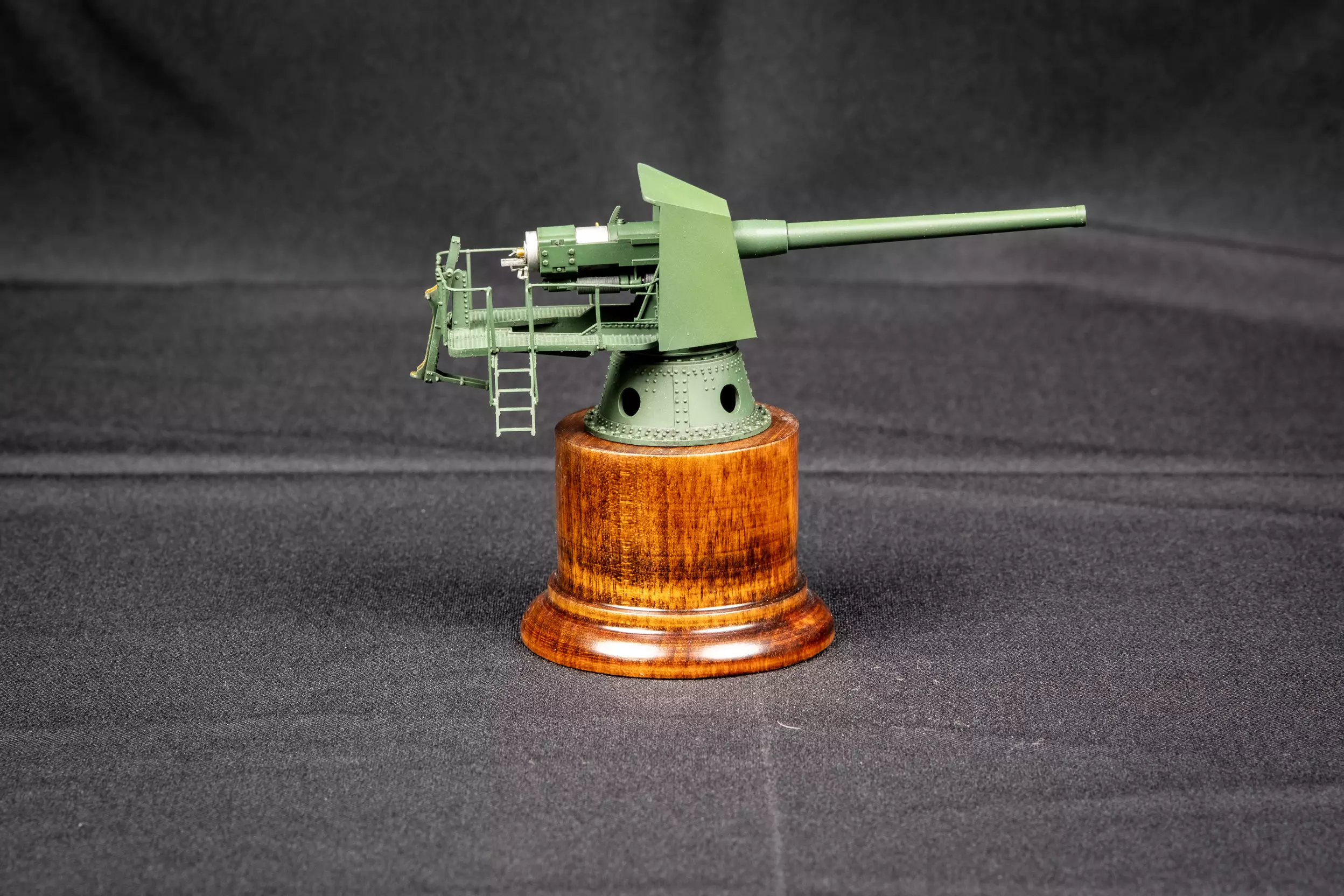 Сборная модель лесовоз с прицепом-роспуском 43204-10