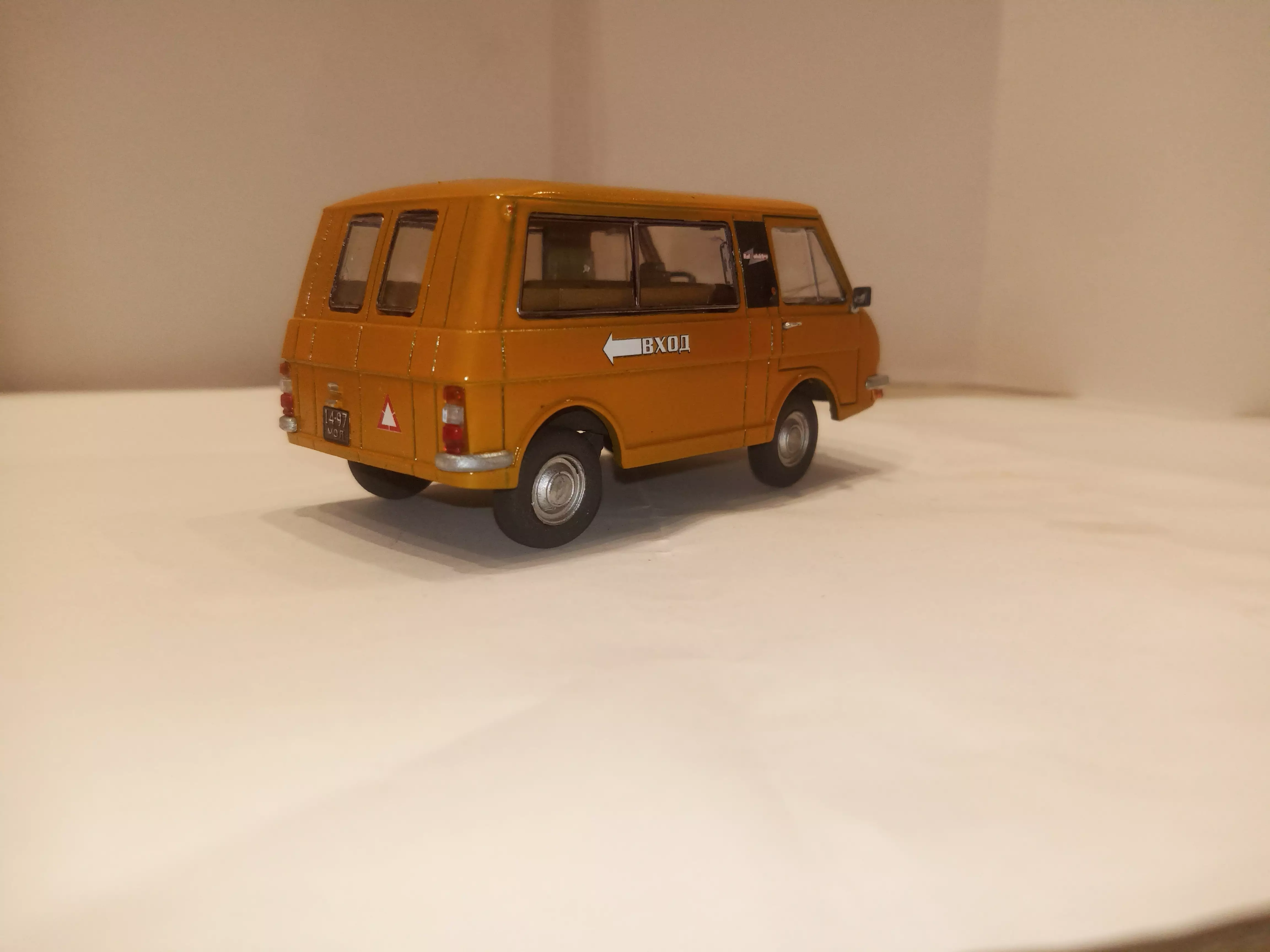 Сборная модель лесовоз с прицепом-роспуском 43204-10