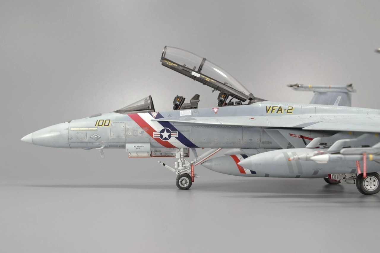 Сборная модель лесовоз с прицепом-роспуском 43204-10