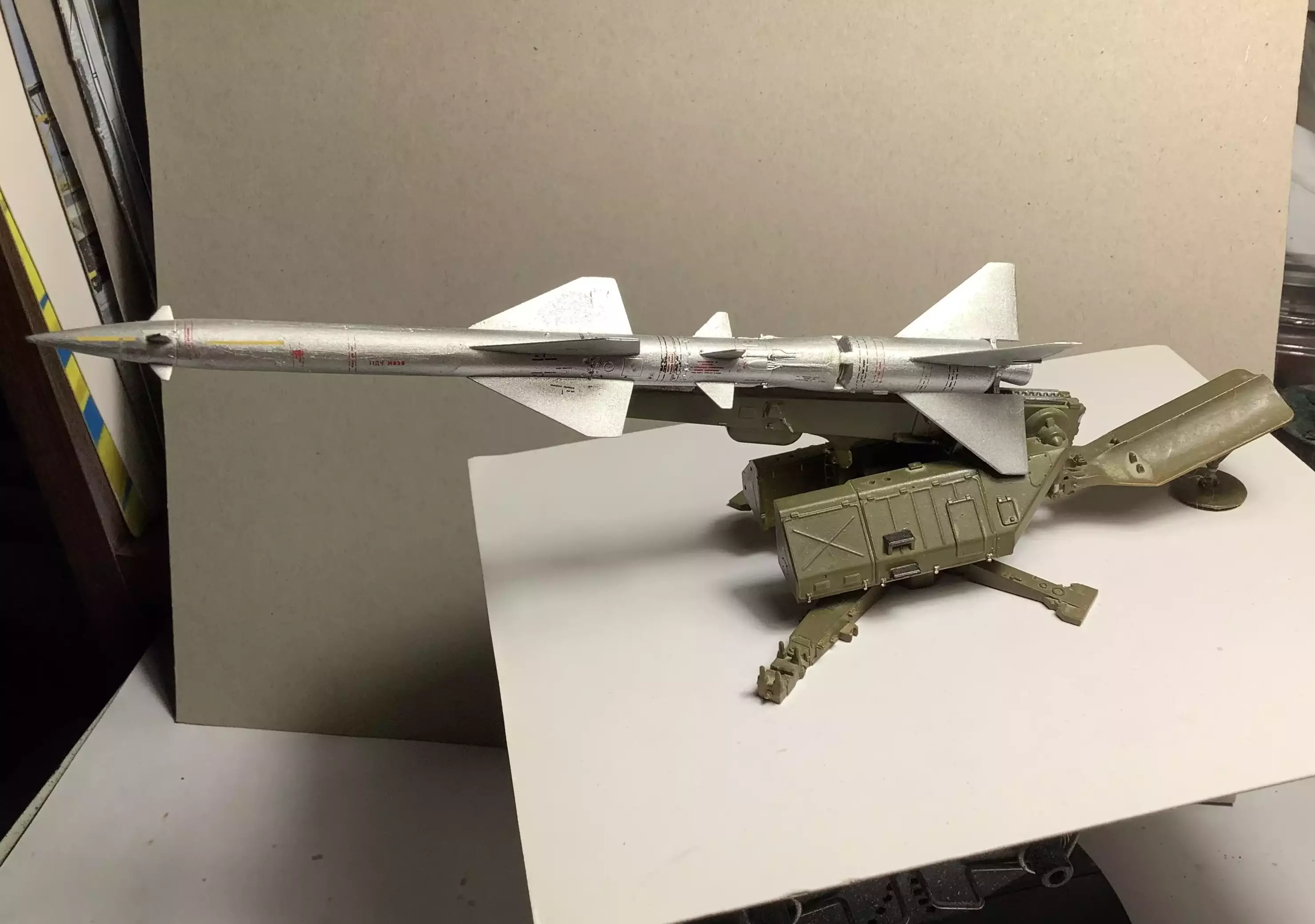 Сборная модель лесовоз с прицепом-роспуском 43204-10