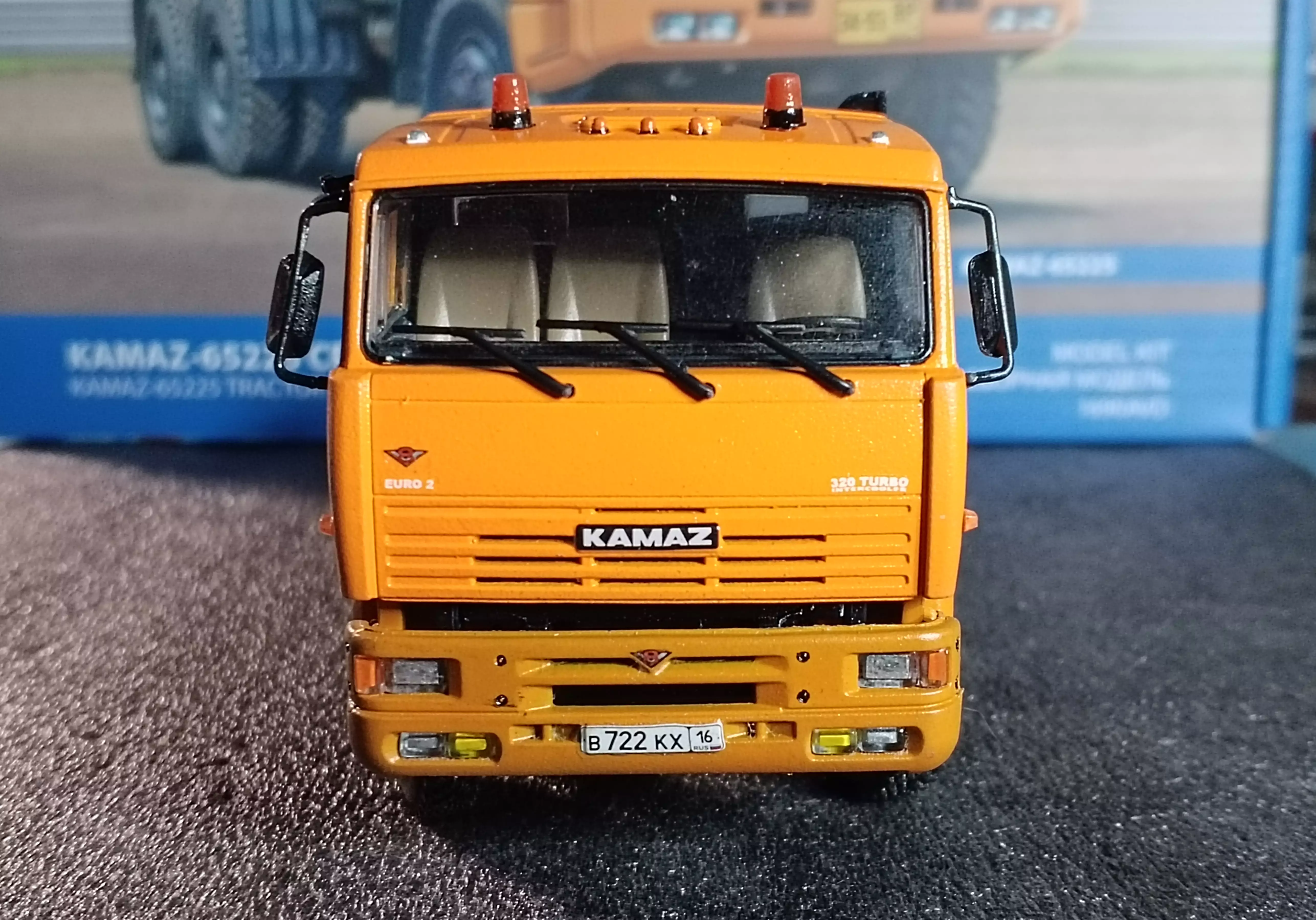 КАМАZ-65225 седельный тягач