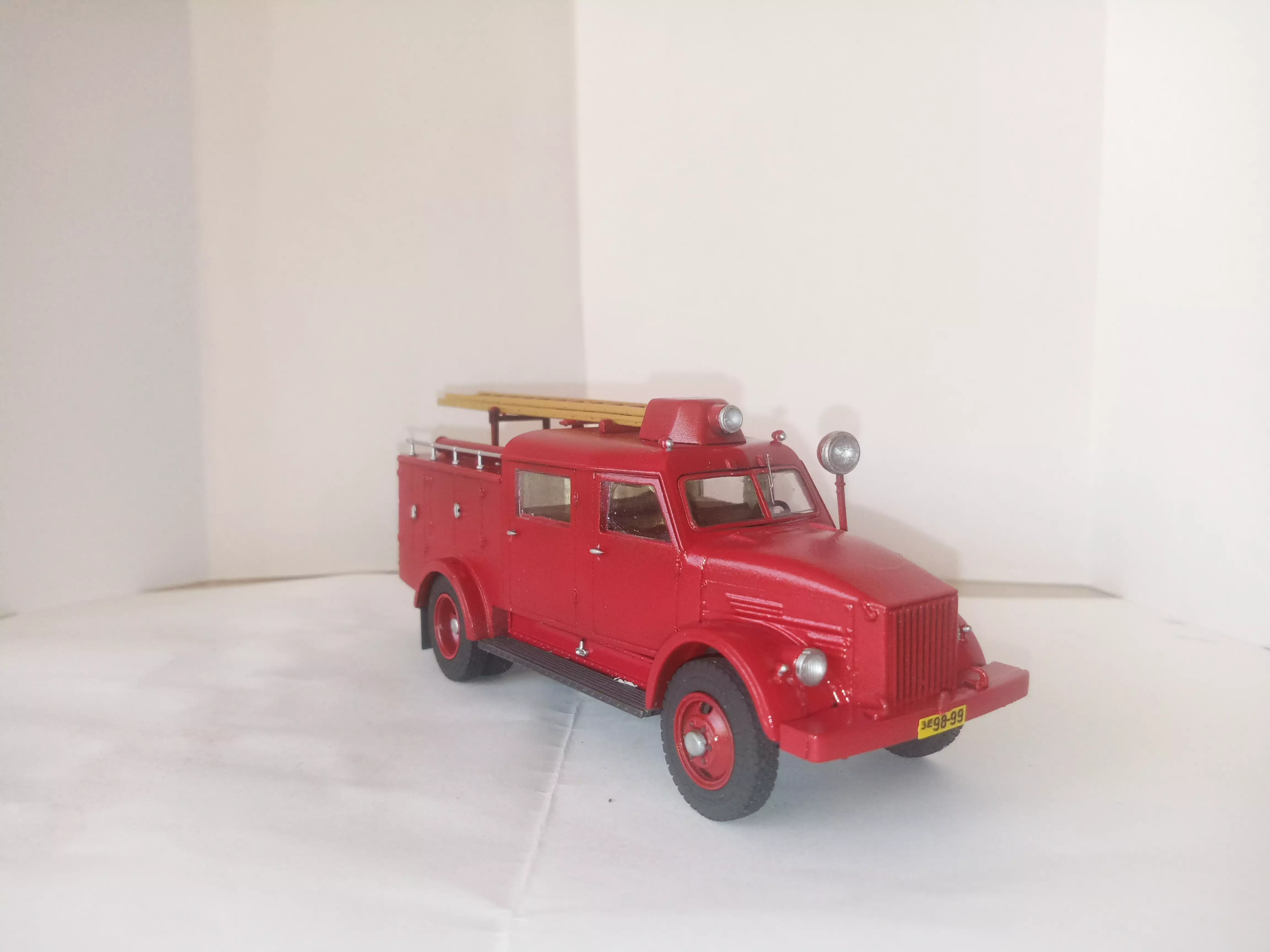 Сборная модель лесовоз с прицепом-роспуском 43204-10