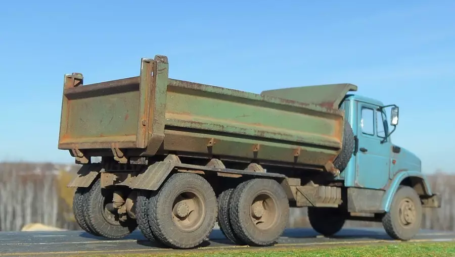 Сборная модель лесовоз с прицепом-роспуском 43204-10